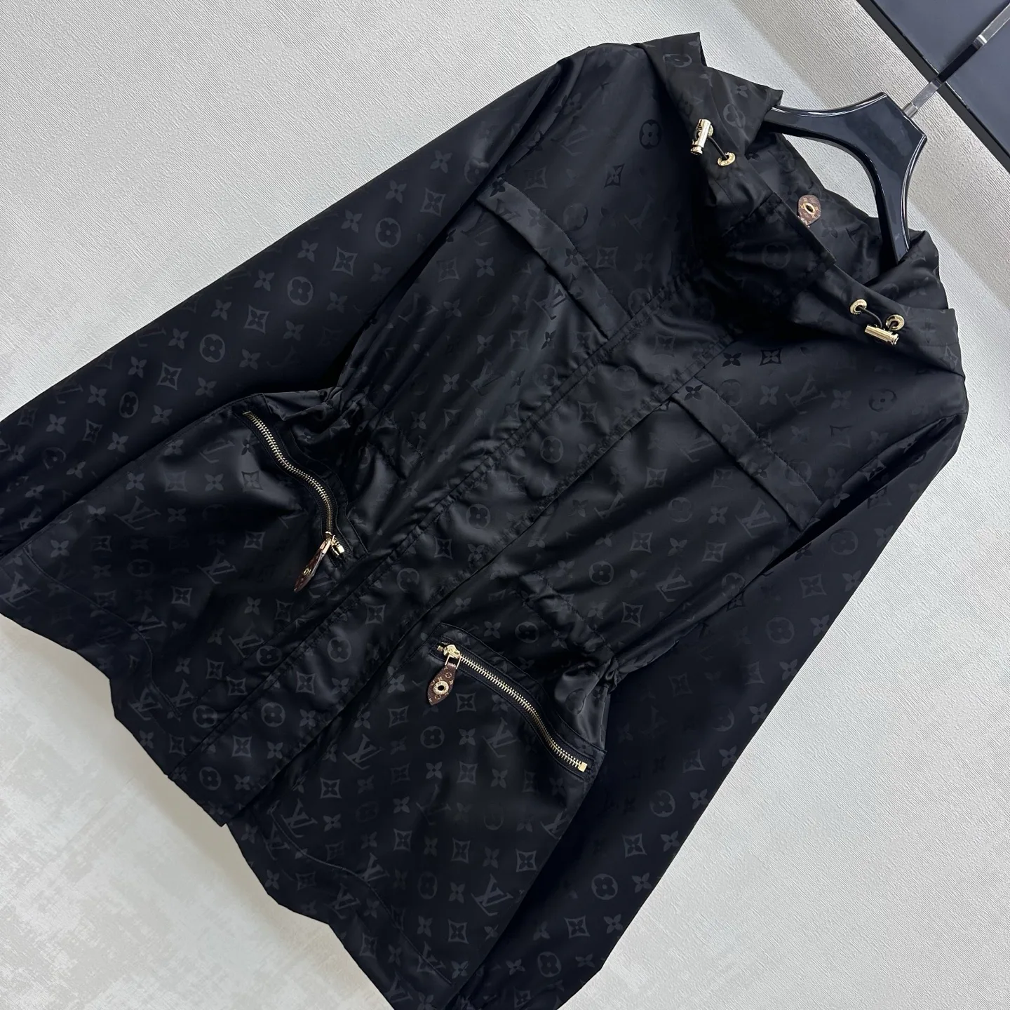 Куртки И Пуховики Женские Louis Vuitton 18631427