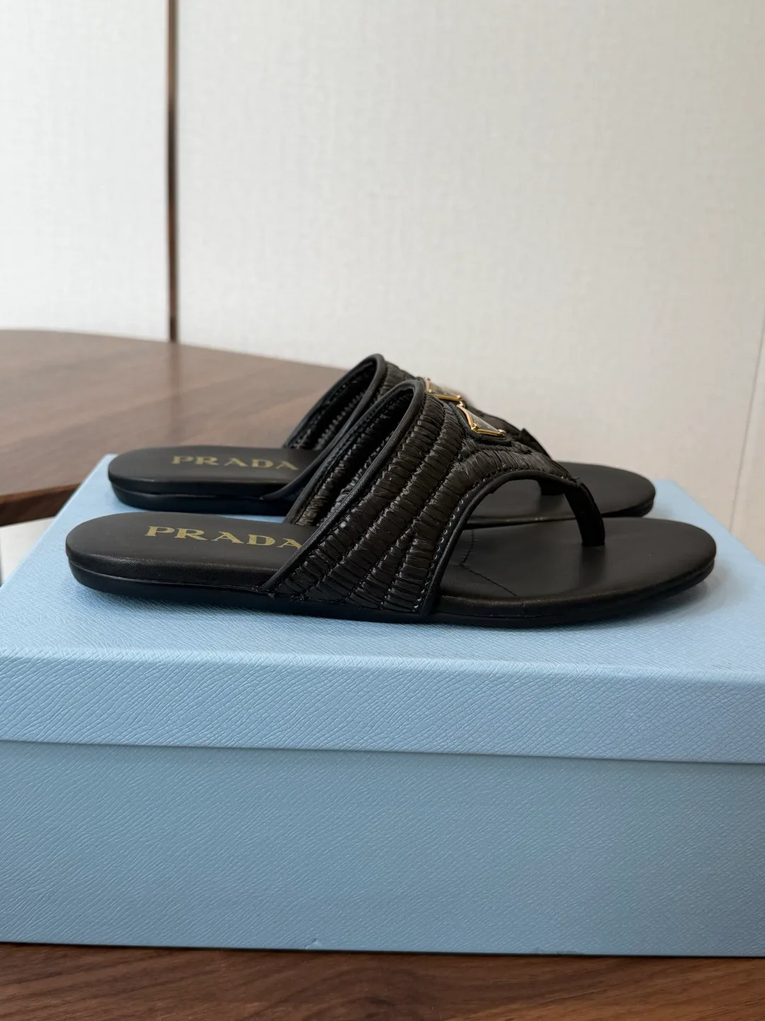 Шлепанцы Женские Prada 16830457