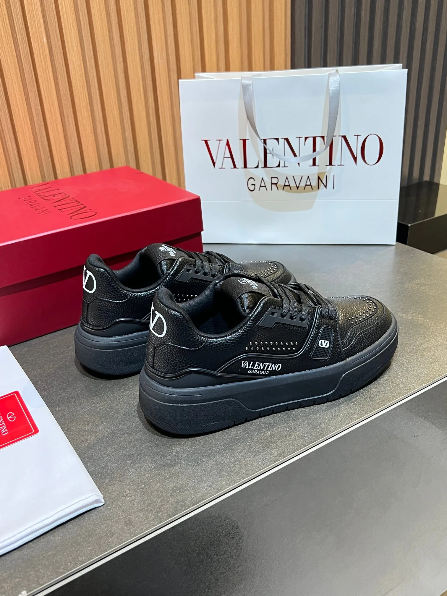 Кроссовки Женские Valentino 11575971