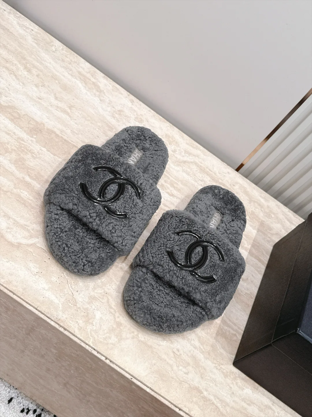 Тапочки Женские Chanel 18420771