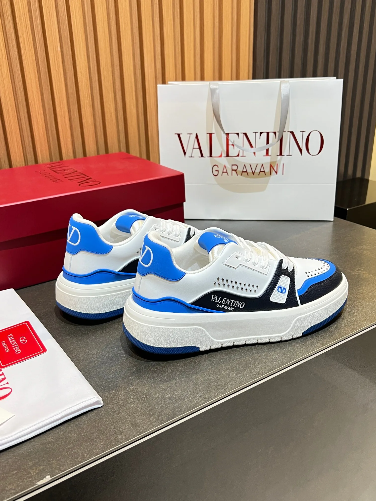 Кроссовки Женские Valentino 11575973