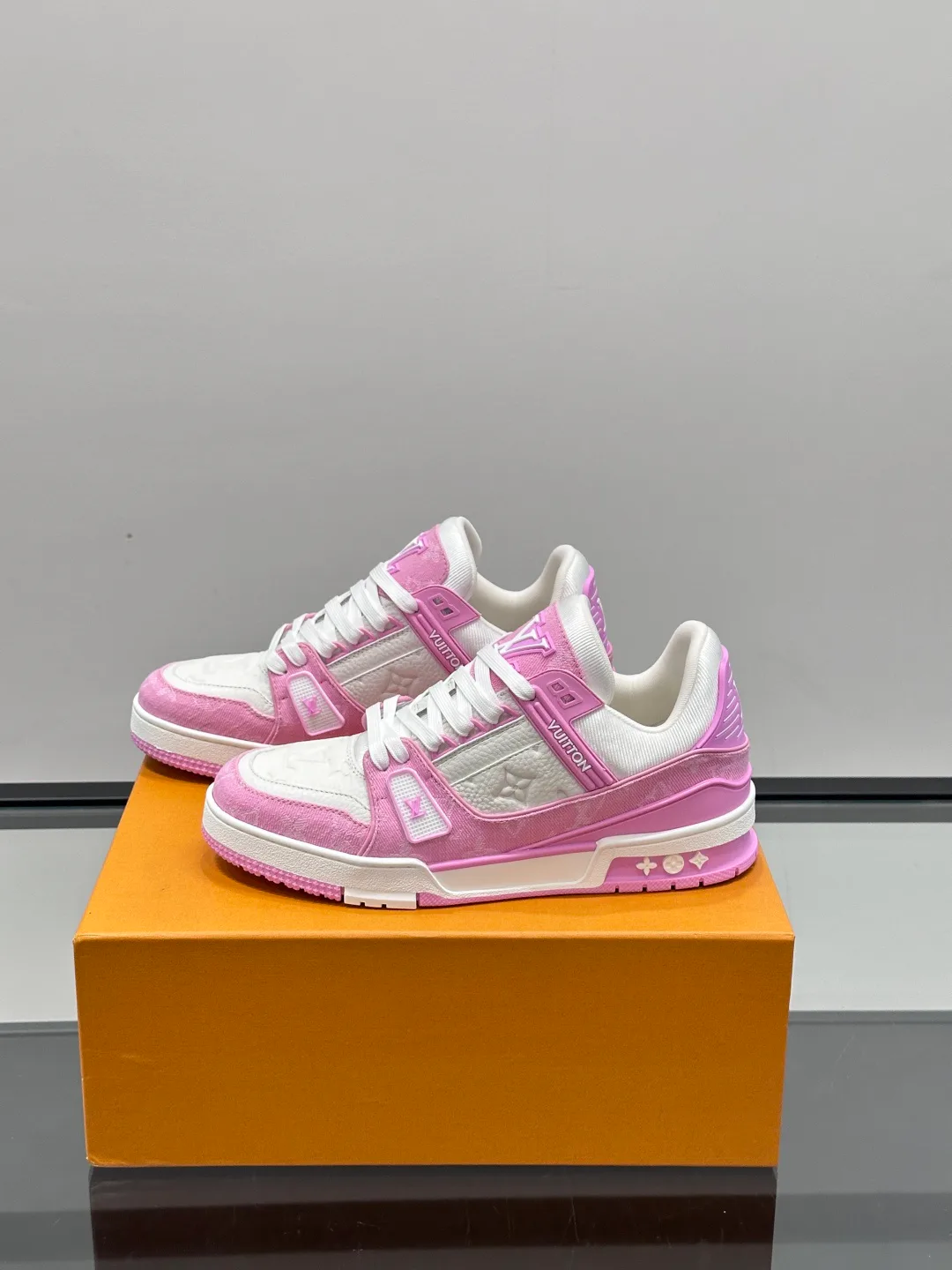 Кроссовки Женские Louis Vuitton 11602217