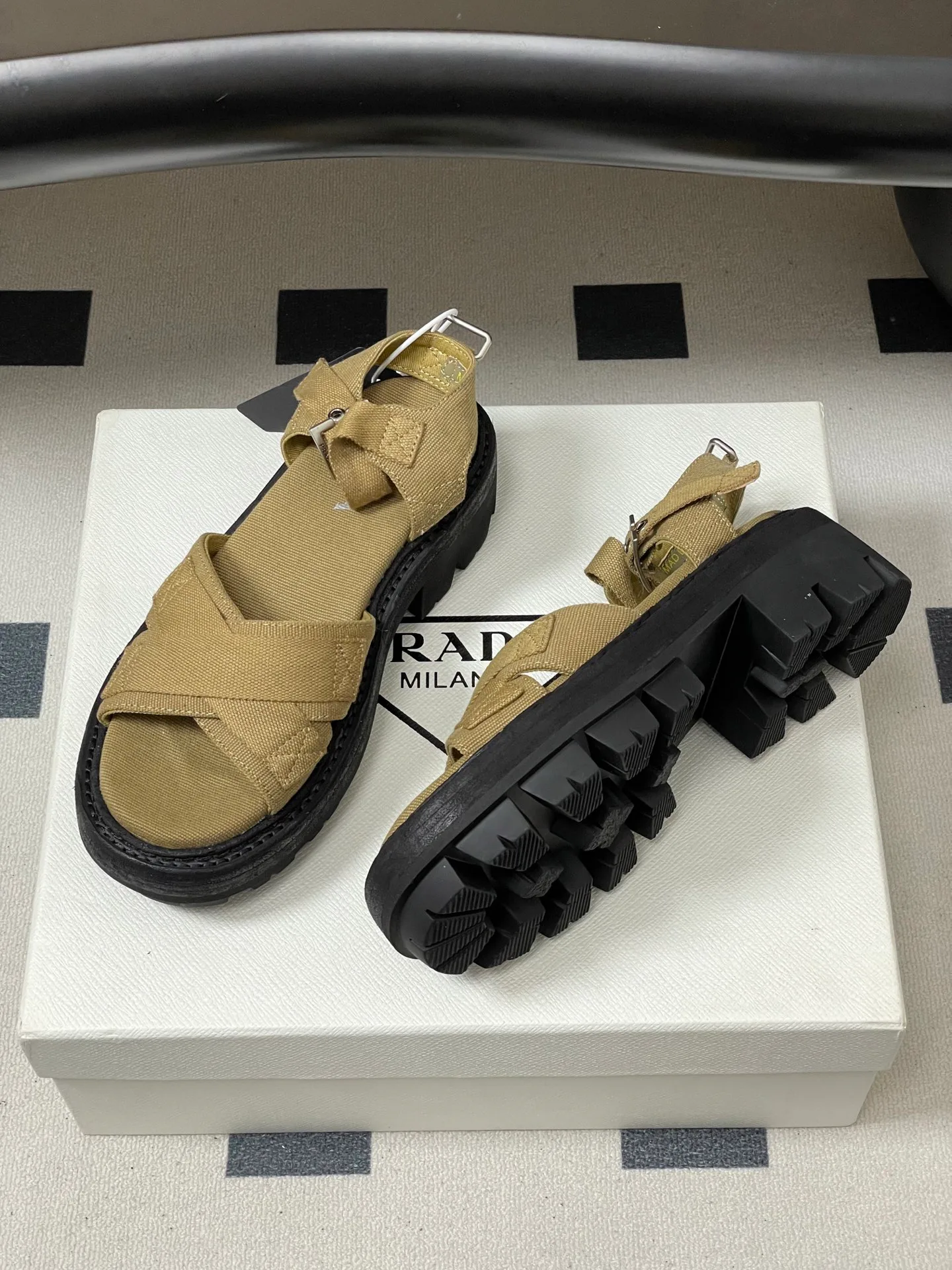 Босоножки Женские Prada 12810958