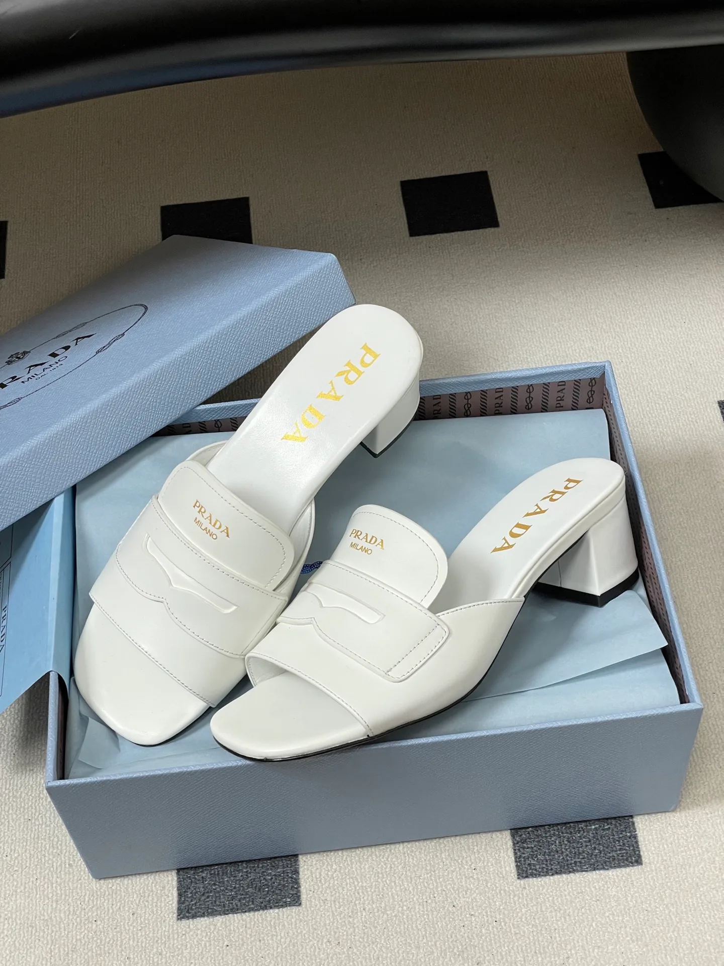 Босоножки Женские Prada 10993967