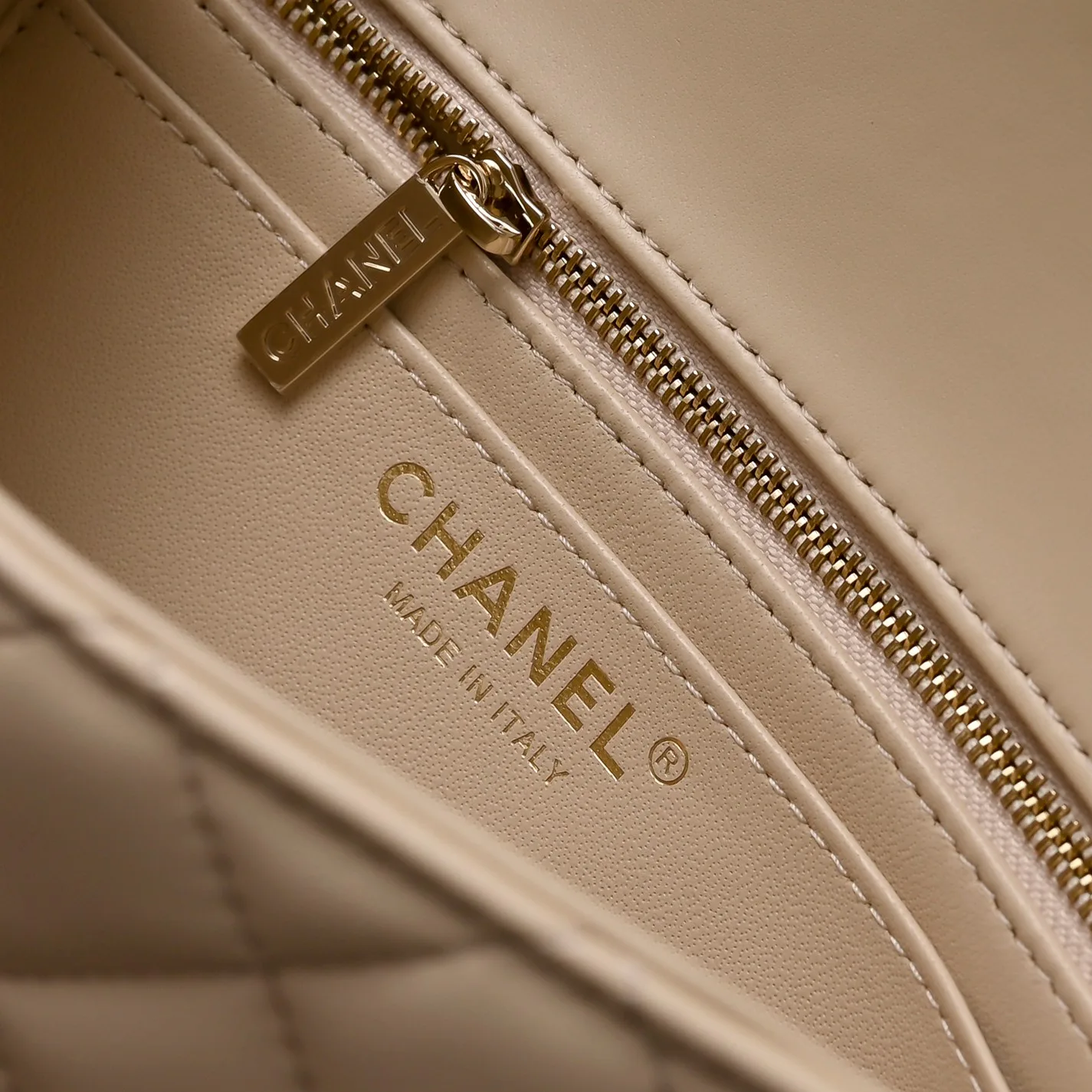 Классические Сумки Женские Chanel 18147937