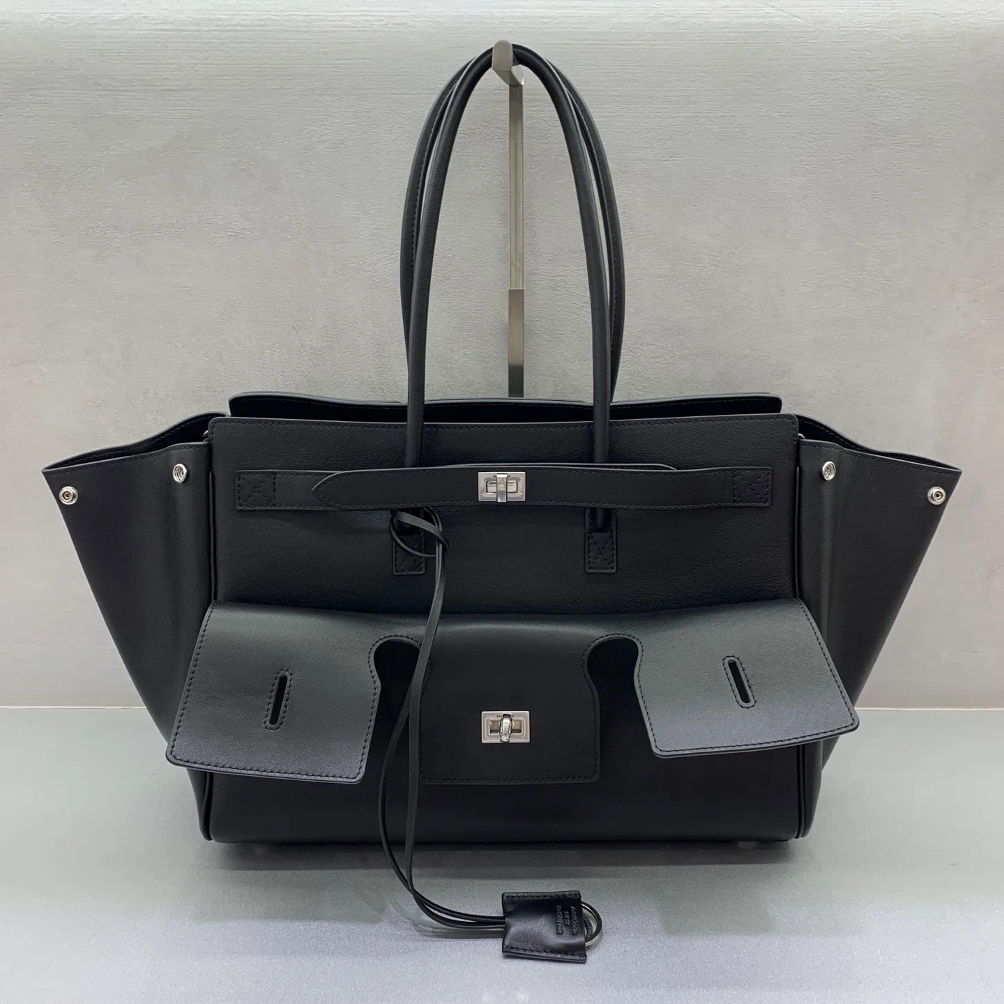 Классические Сумки Женские Balenciaga 18205724
