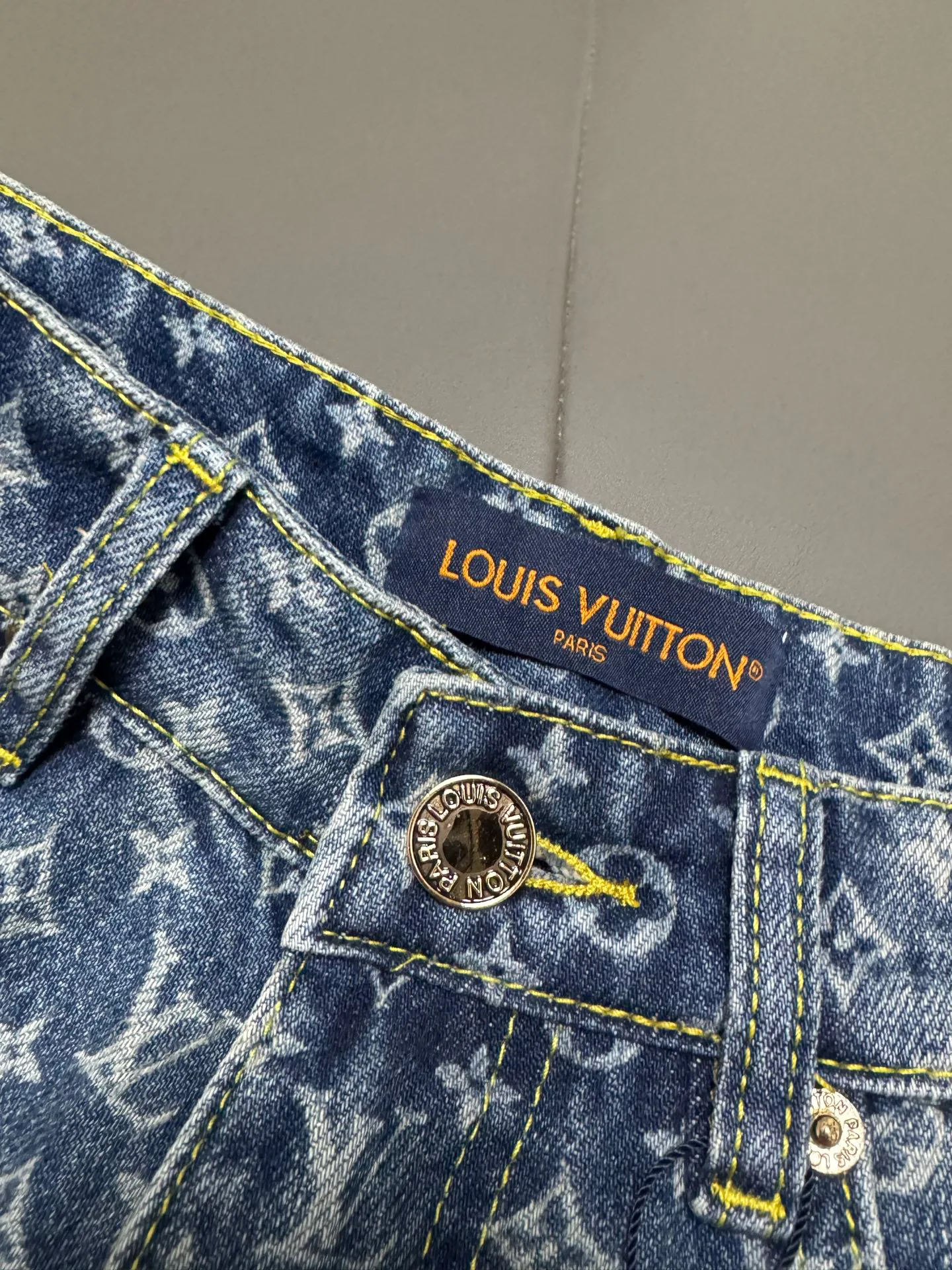 Джинсы Женские Louis Vuitton 11960272