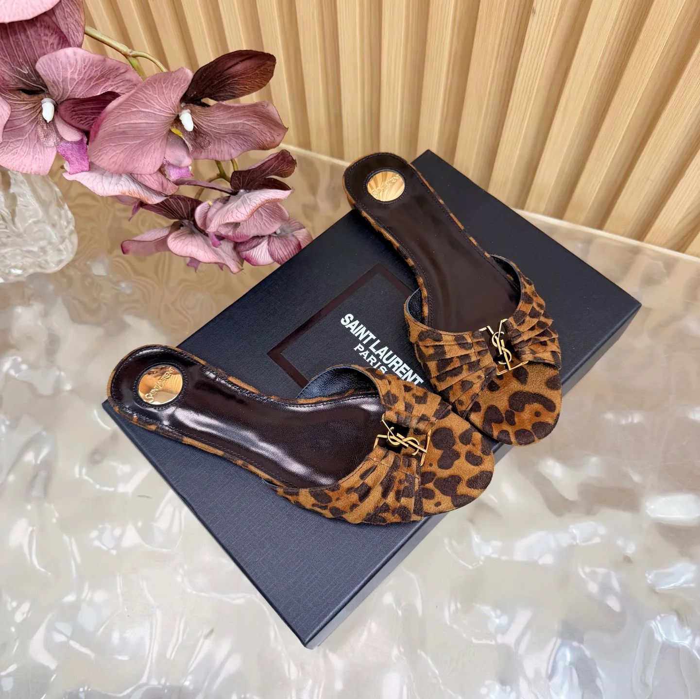 Шлепанцы Женские Saint Laurent 11660318