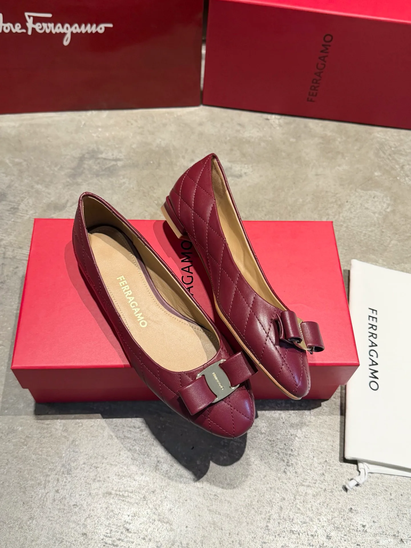 Туфли Женские Salvatore Ferragamo 18731778