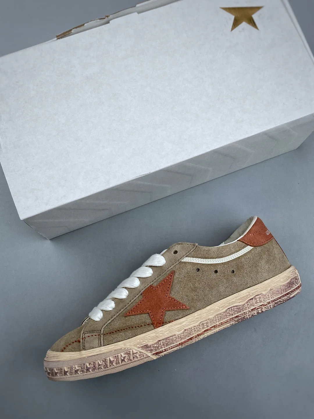 Кроссовки Мужские Golden Goose 19414576
