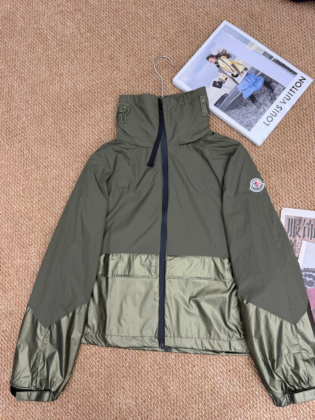 Куртки И Пуховики Женские Moncler 11489417