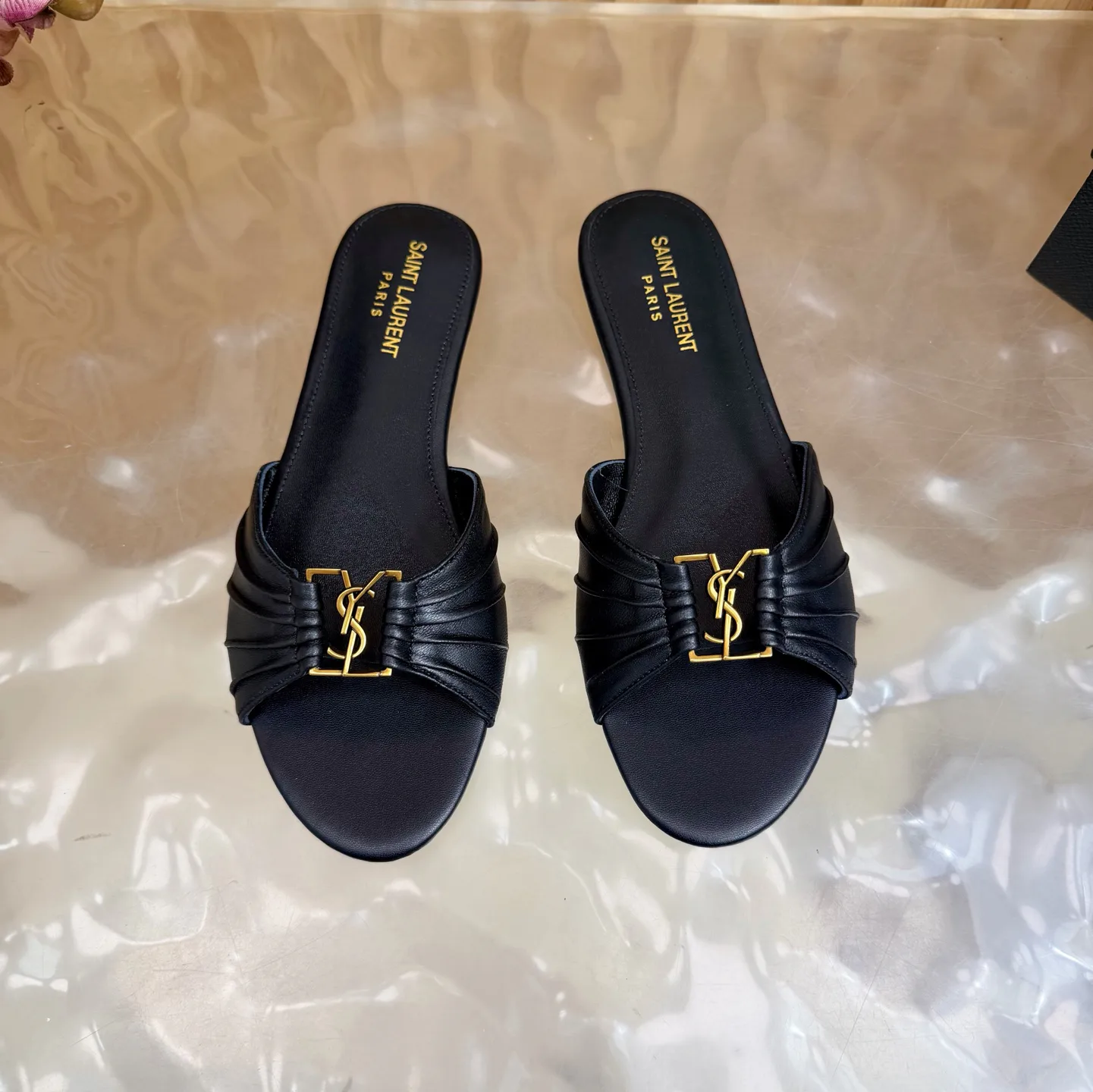 Шлепанцы Женские Saint Laurent 12684262