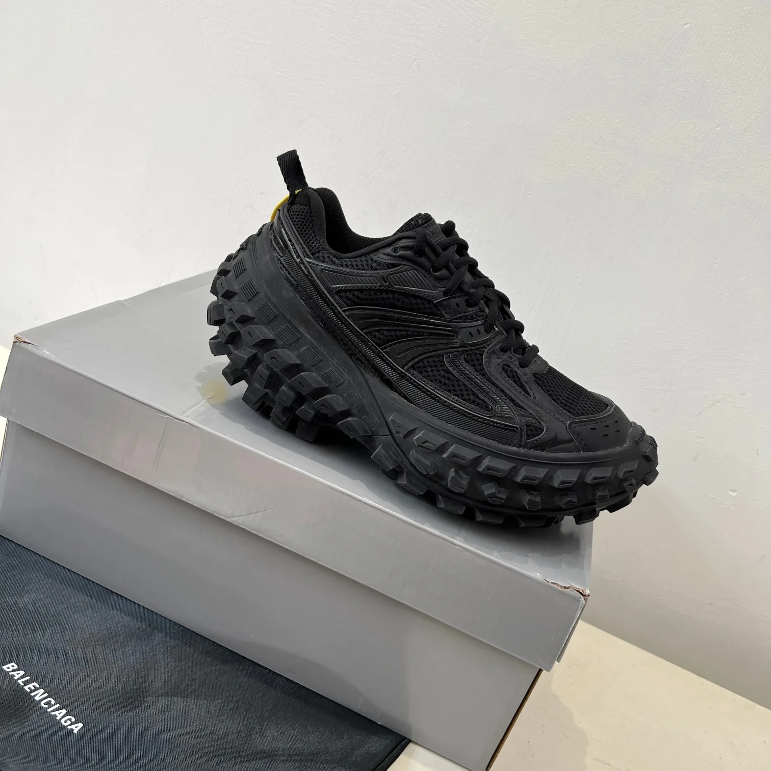 Кроссовки Женские Balenciaga 6428063