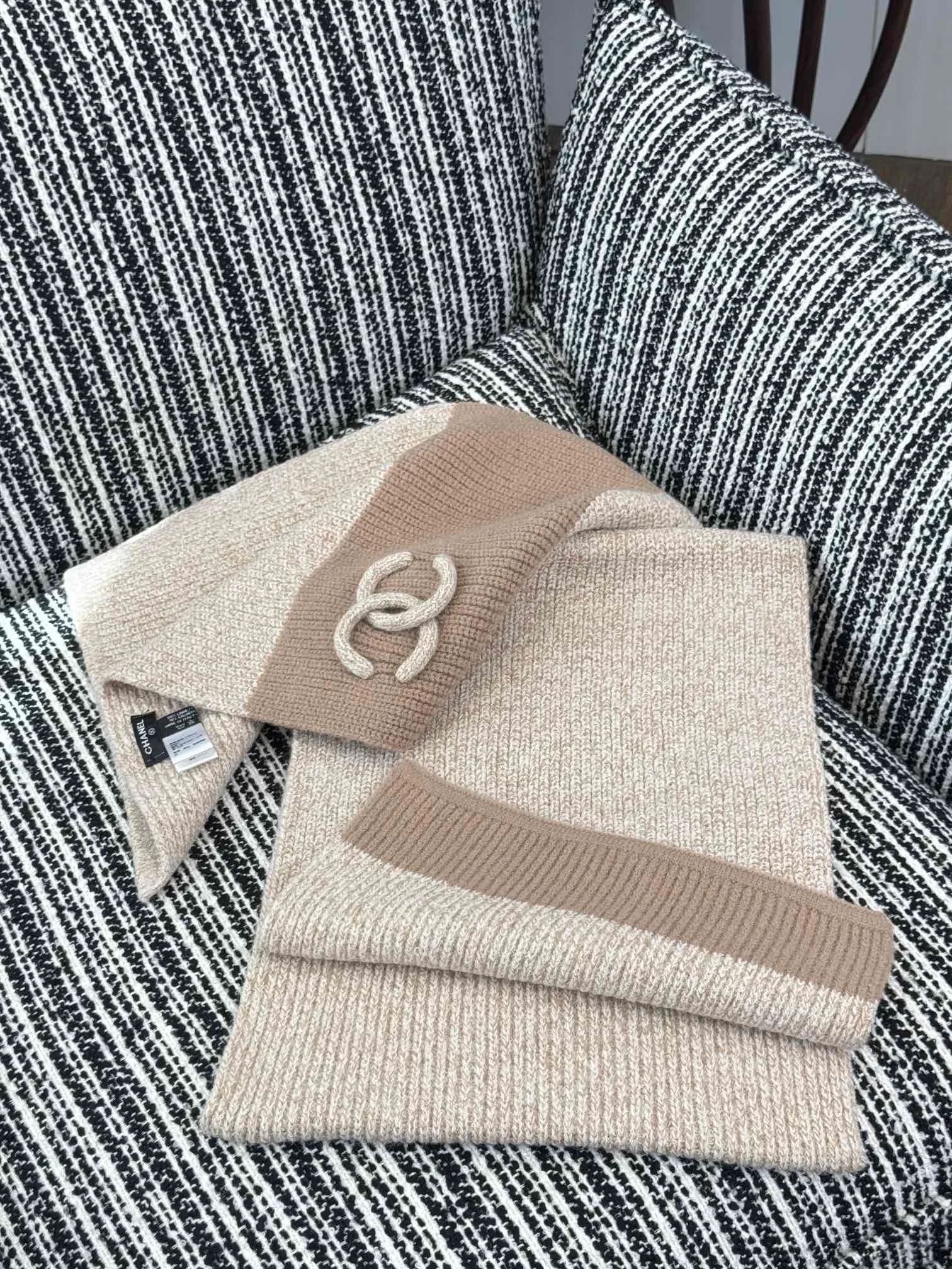 Шарфы Chanel 17992829