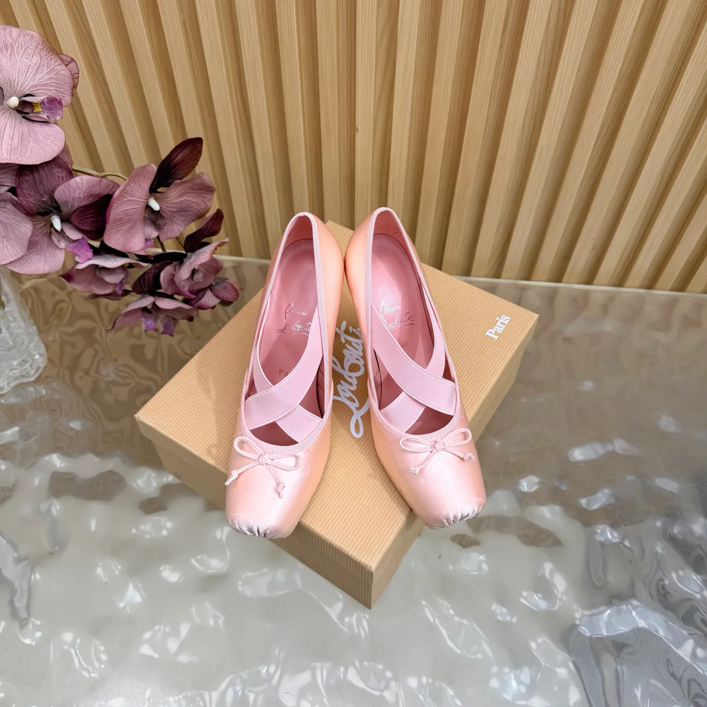 Туфли Женские Christian Louboutin 3901534