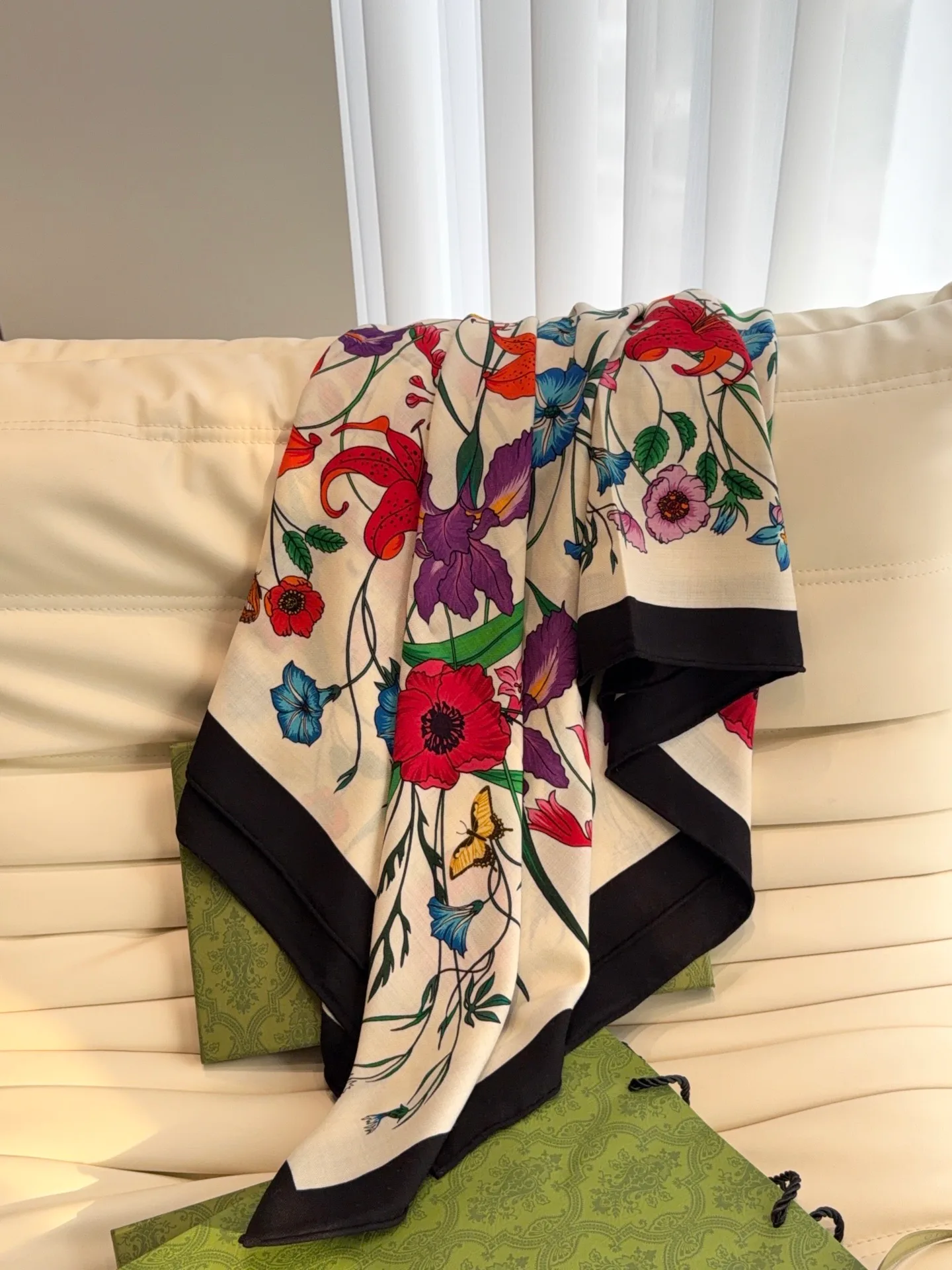 Платки Gucci 18322302