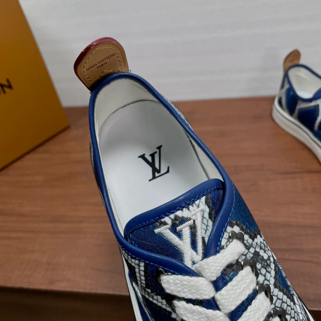 Кроссовки Мужские Louis Vuitton 18626457