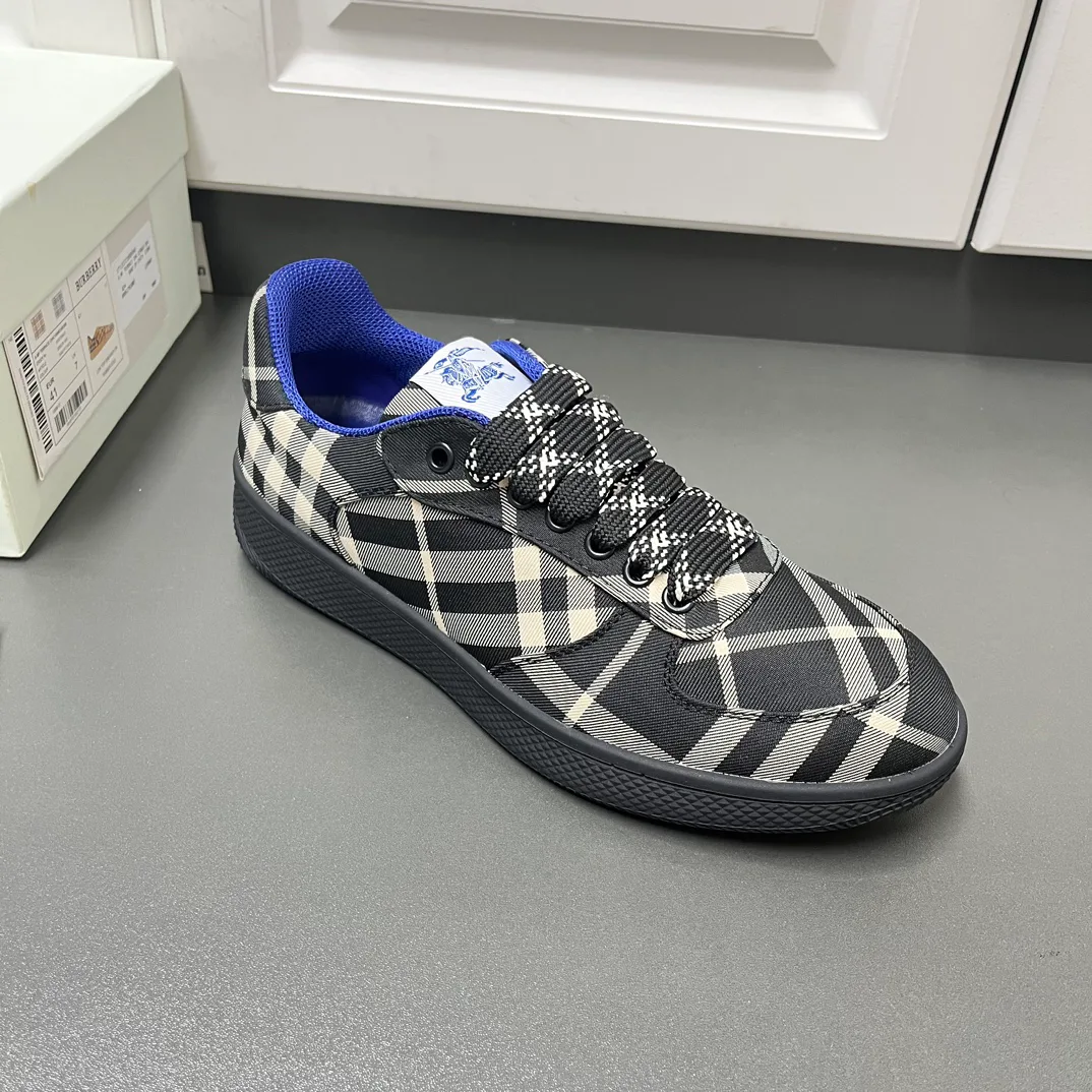 Кроссовки Женские Burberry 13267196