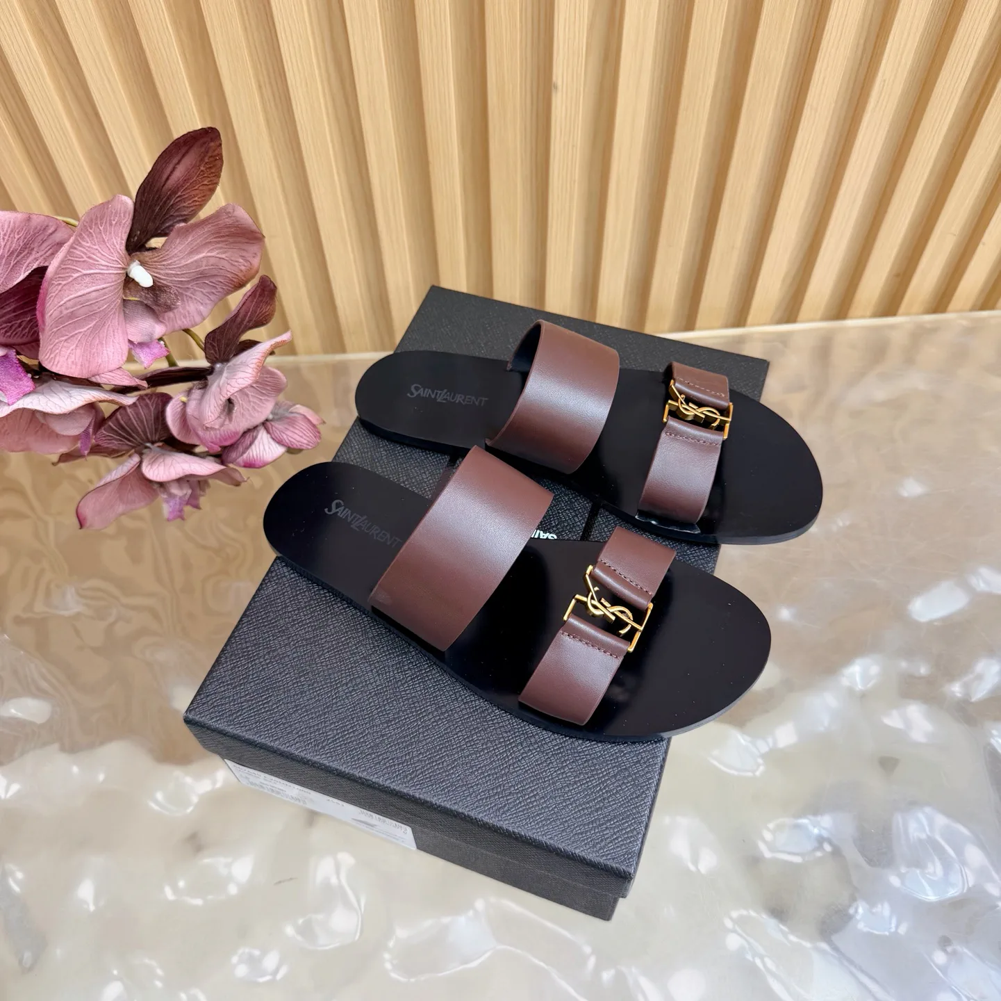 Шлепанцы Женские Saint Laurent 11755428
