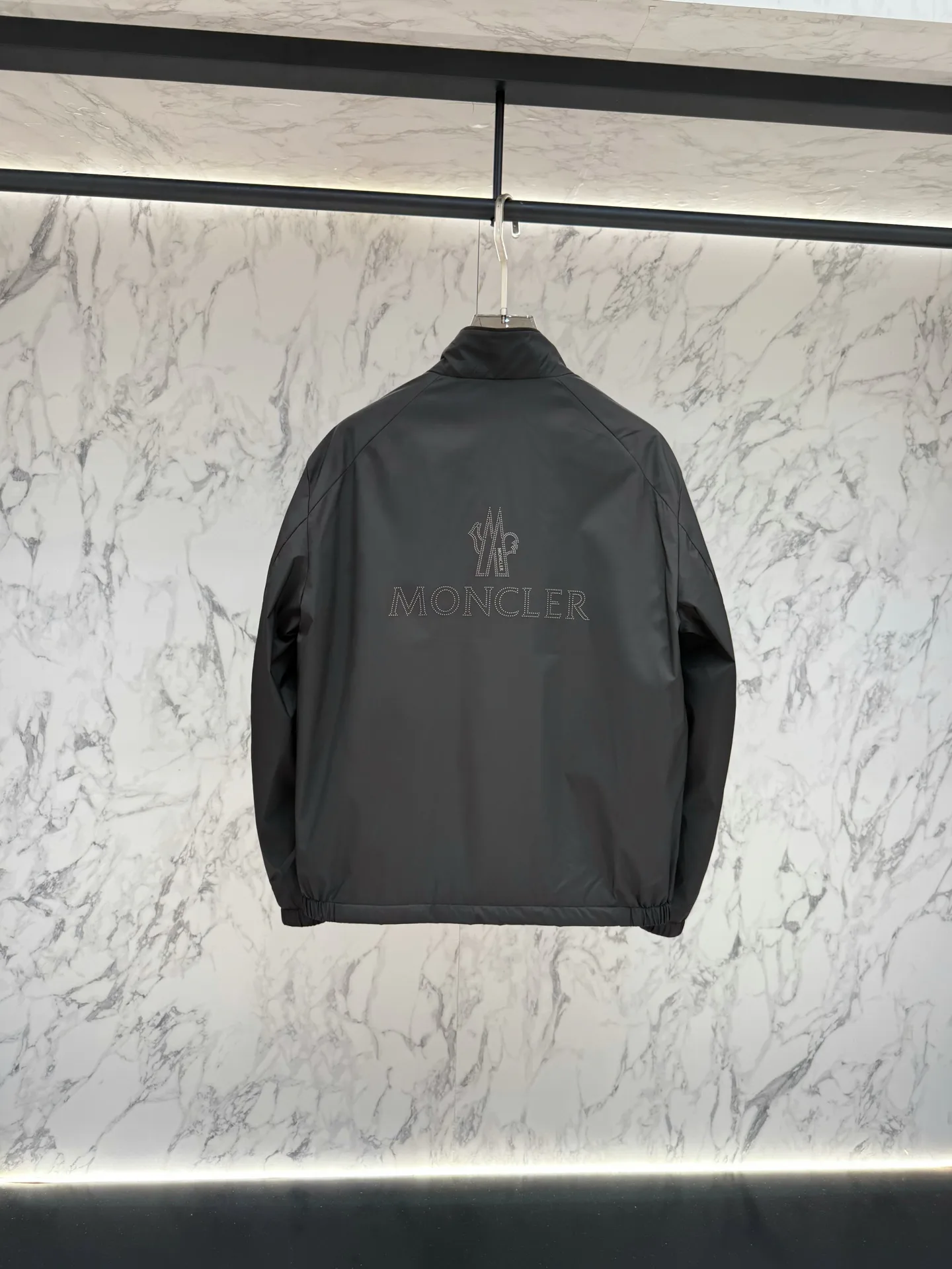 Куртки И Пуховики Мужские Moncler 17944102