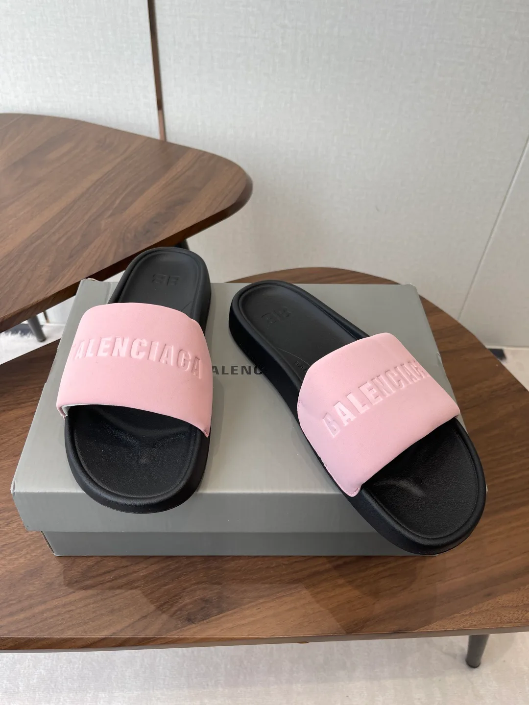 Шлепанцы Женские Balenciaga 11304171