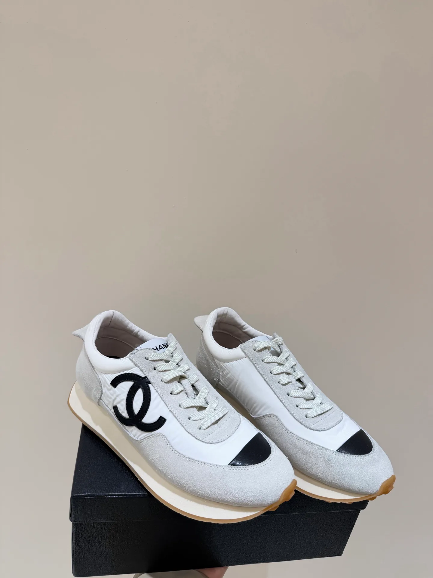 Кроссовки Женские Chanel 11358344