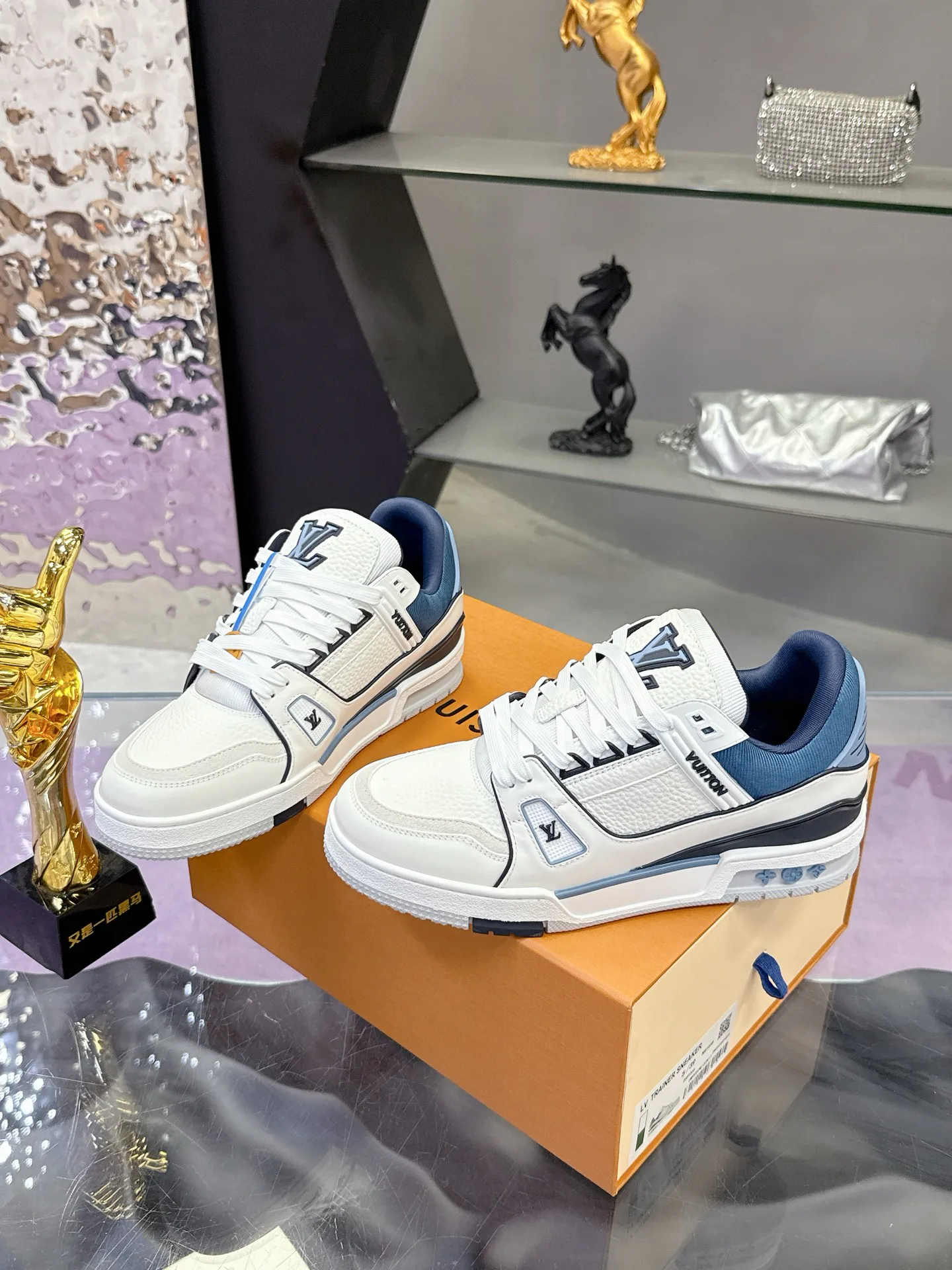 Кроссовки Мужские Louis Vuitton 11707402