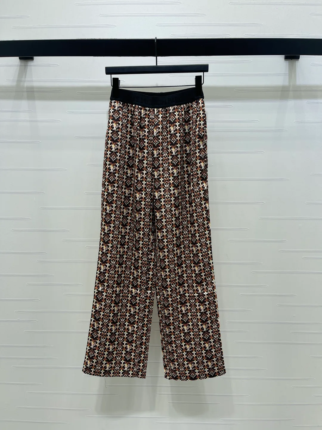 Брюки Женские Louis Vuitton 10932683