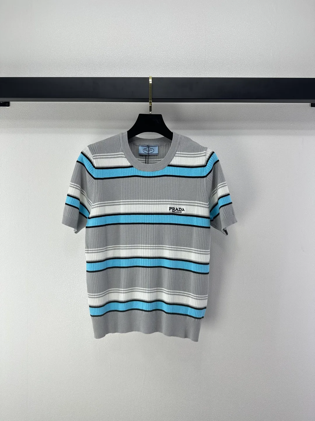 Футболки Женские Prada 13400898