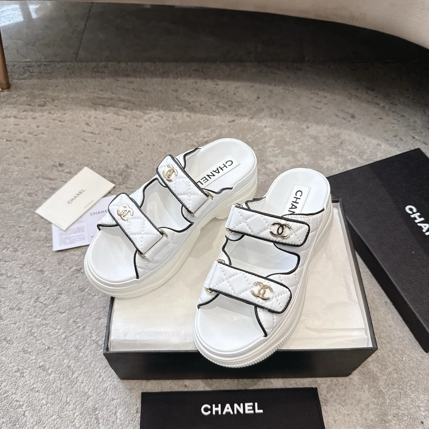 Босоножки Женские Chanel 17572314
