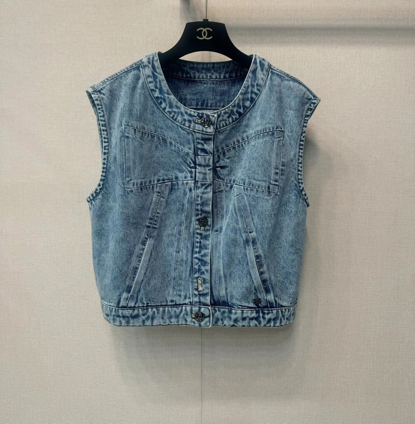 Жилеты Женские Chanel 11901053