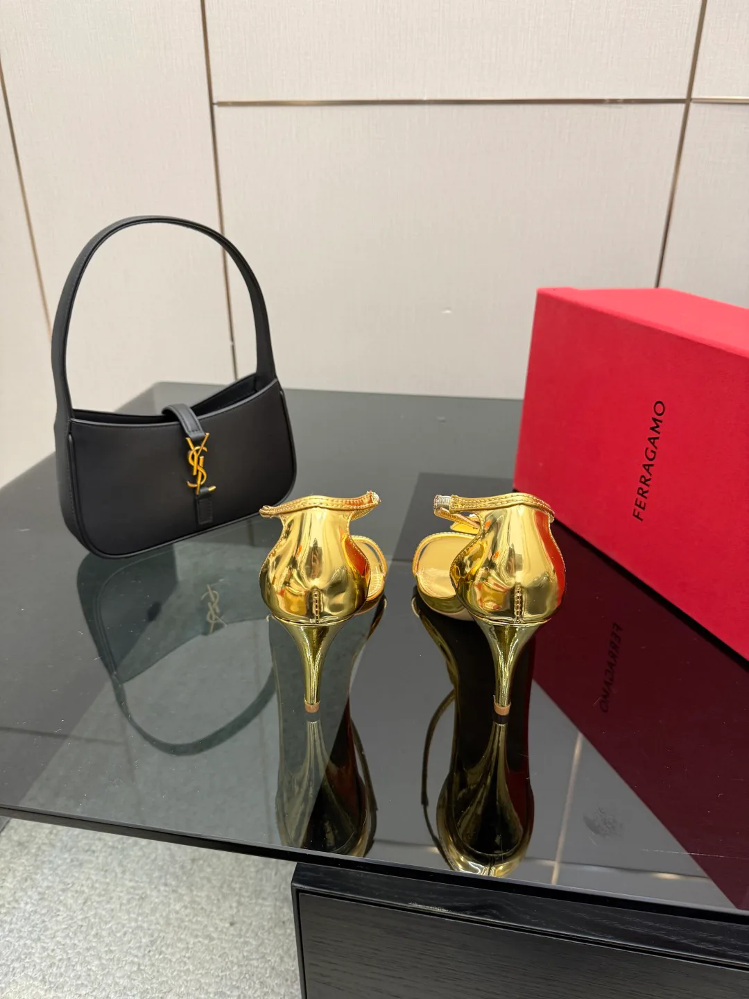 Босоножки Женские Salvatore Ferragamo 5052123