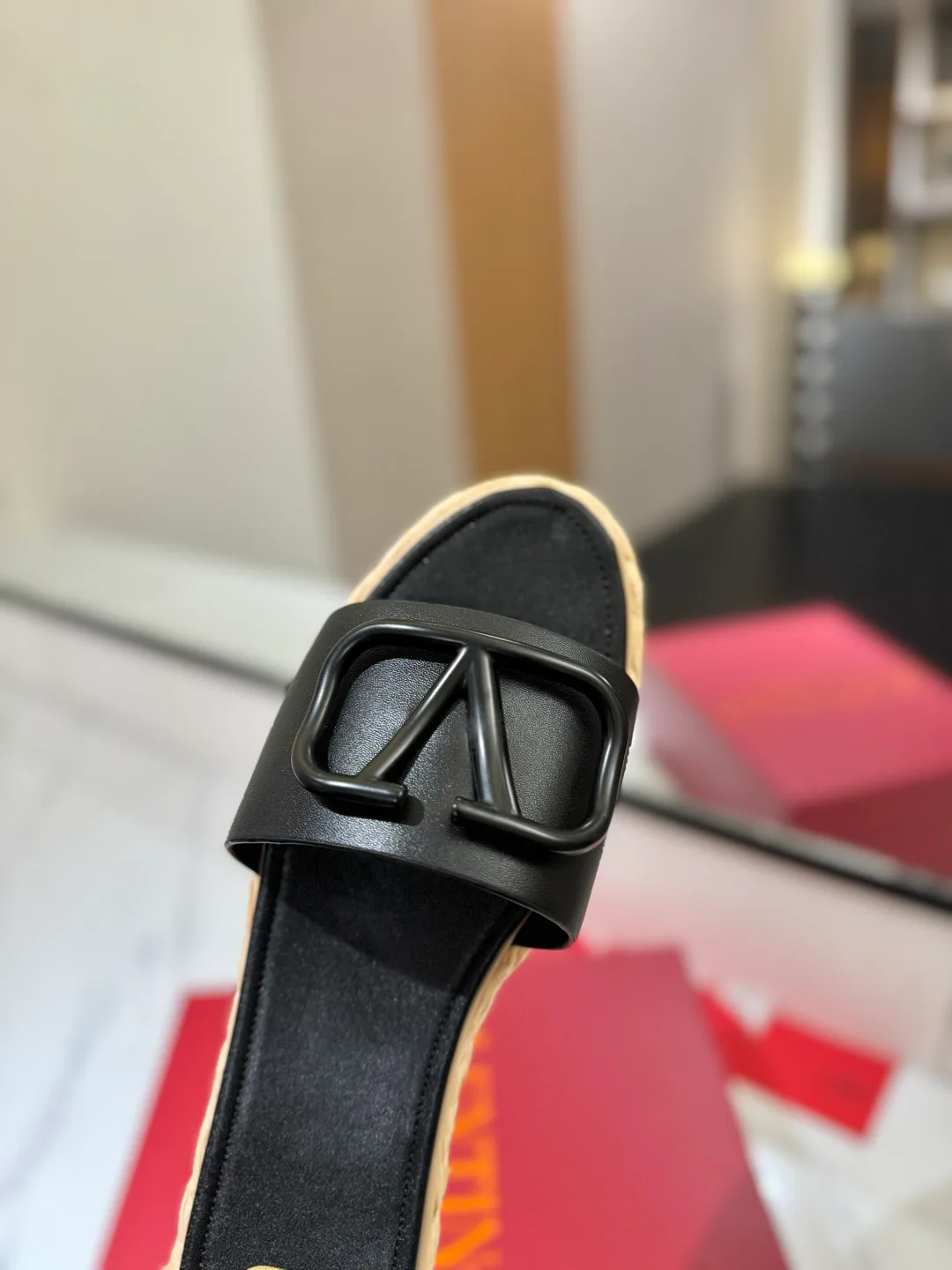 Босоножки Женские Valentino 17946607