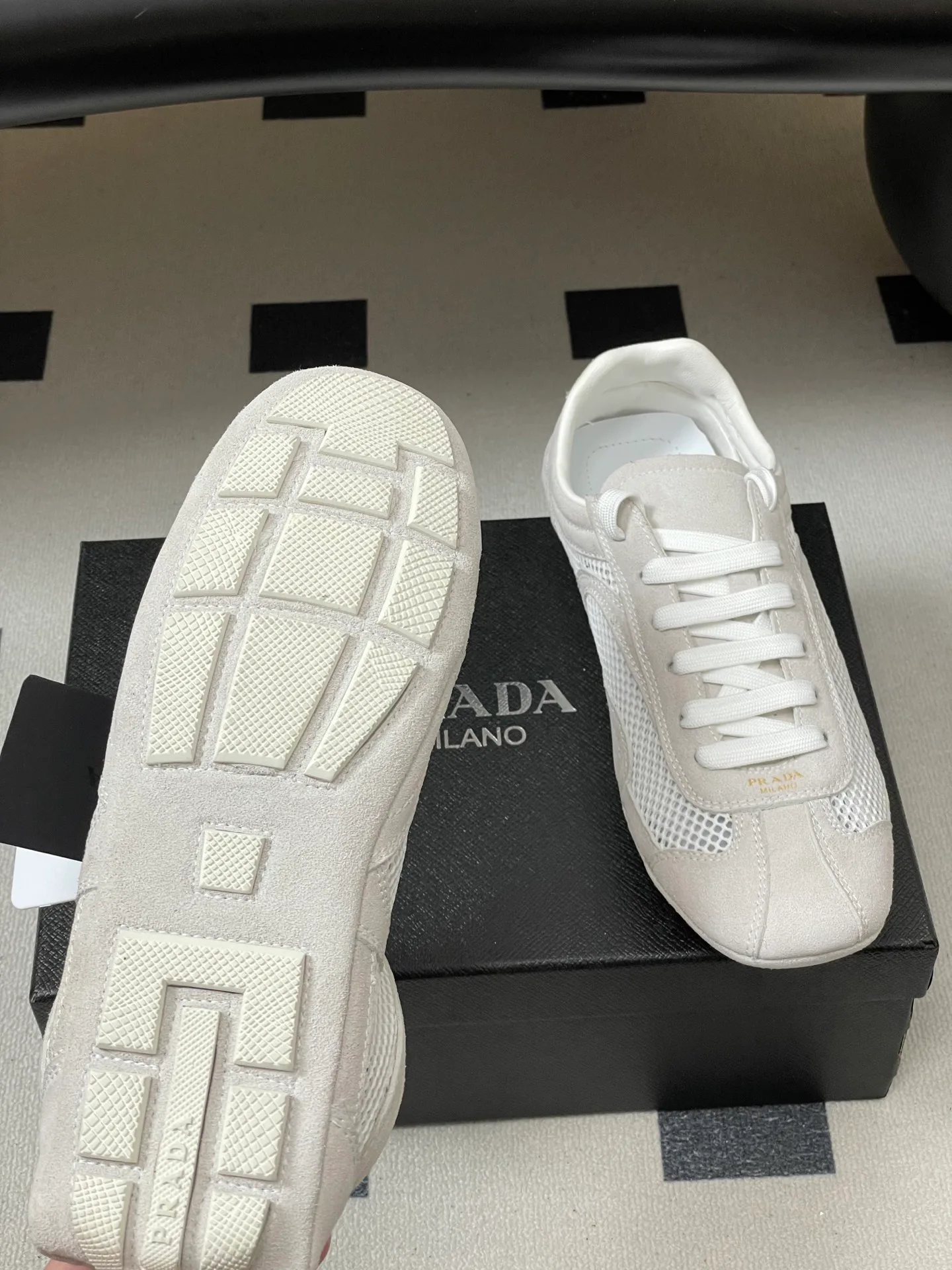 Кроссовки Женские Prada 12810922