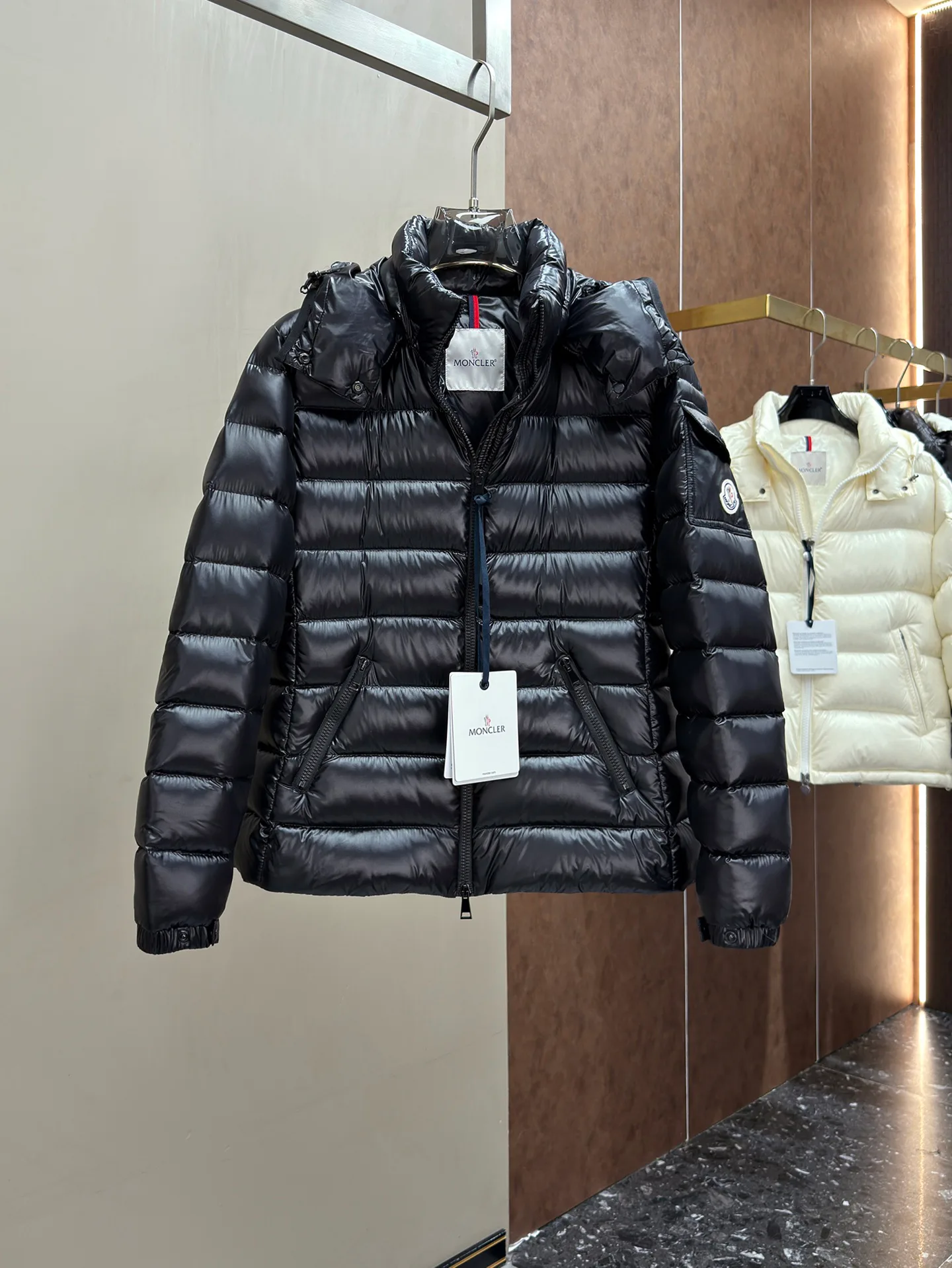Куртки И Пуховики Женские Moncler 18631570
