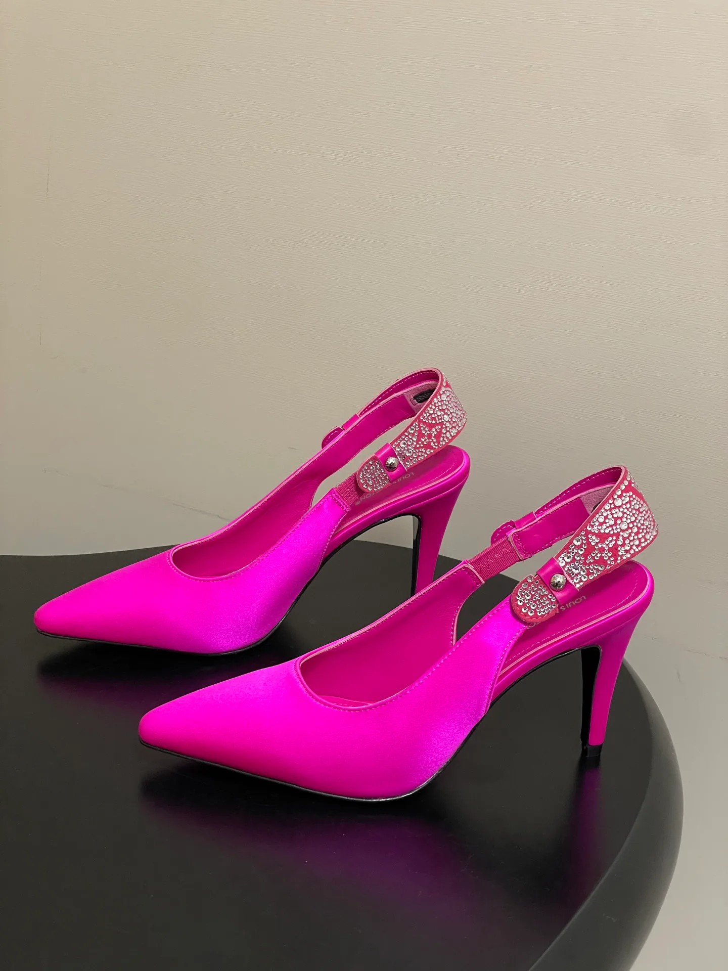 Туфли Женские Louis Vuitton 668702