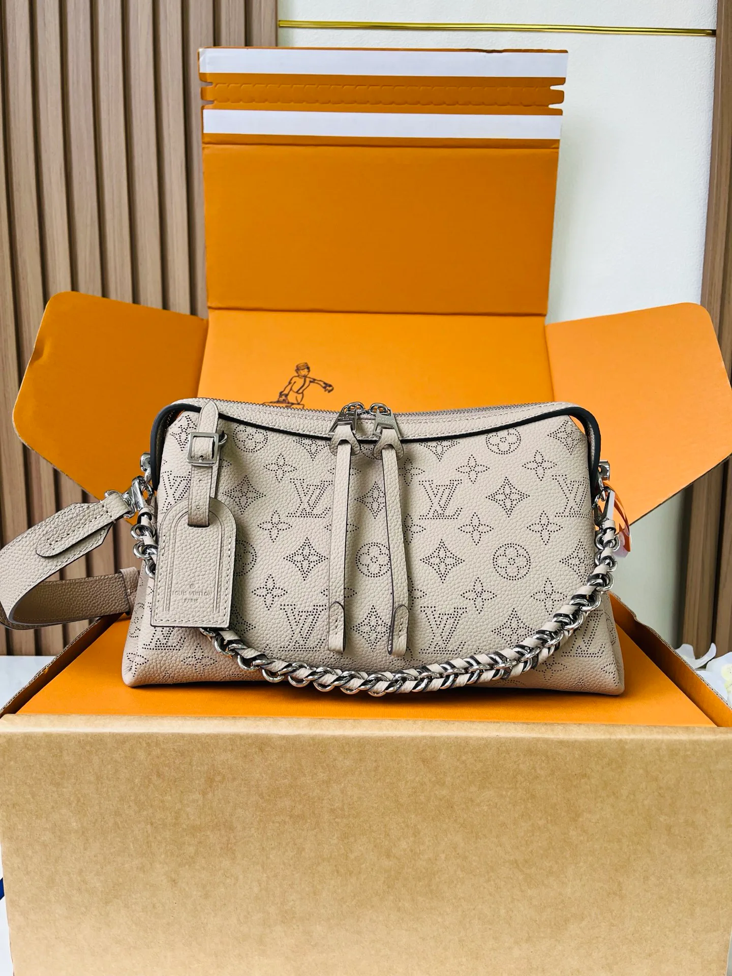 Классические Сумки Женские Louis Vuitton 12569328