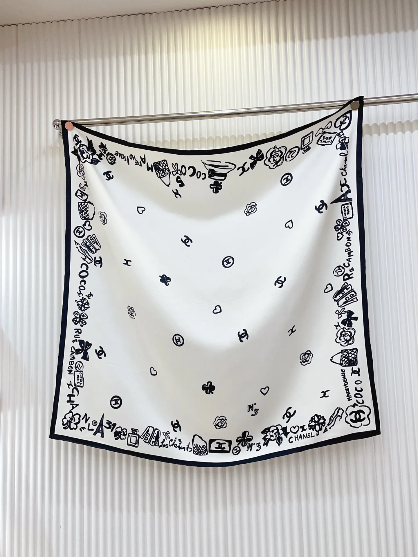 Платки Chanel 13119712