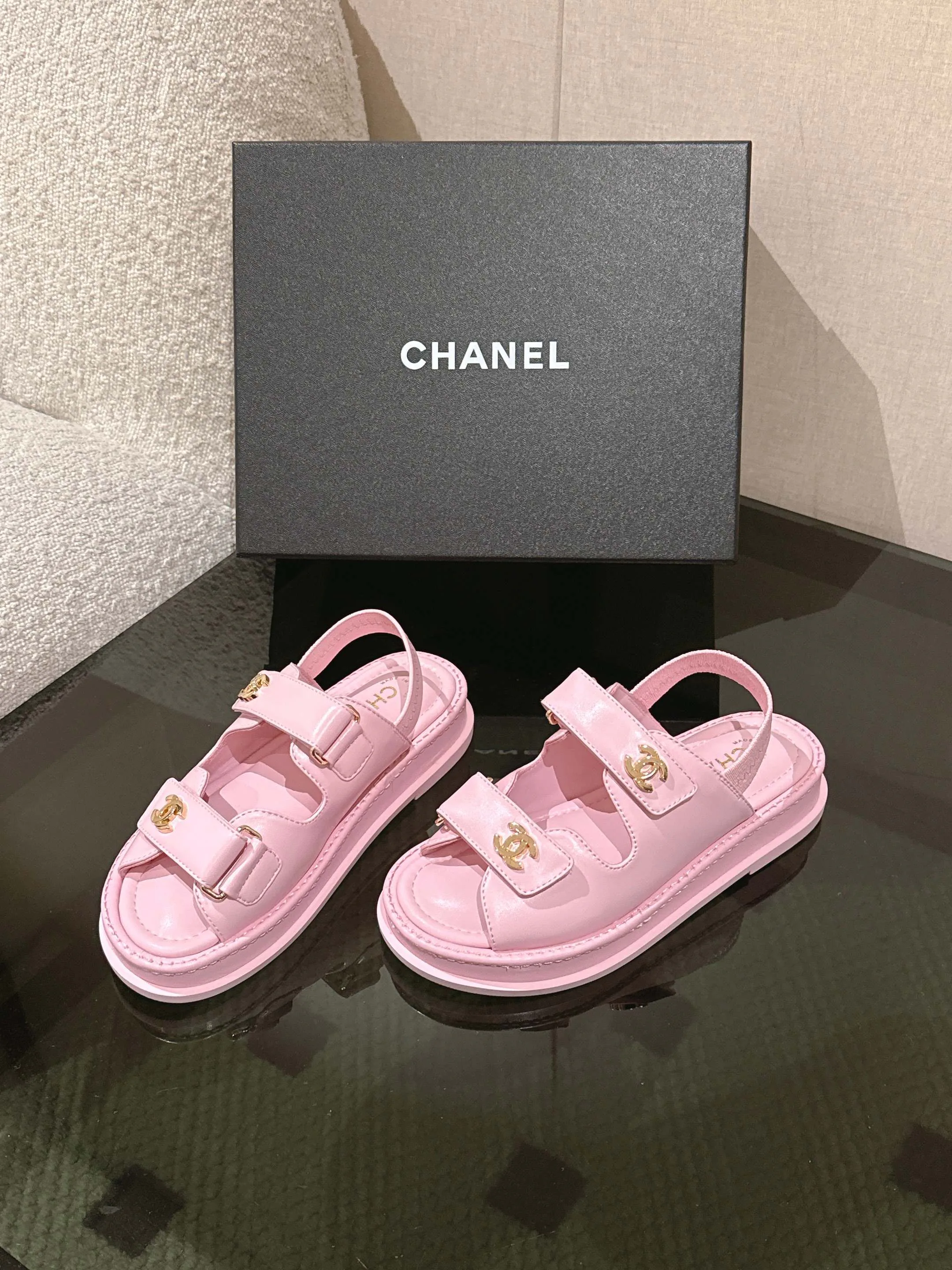 Сандалии Женские Chanel 13571423