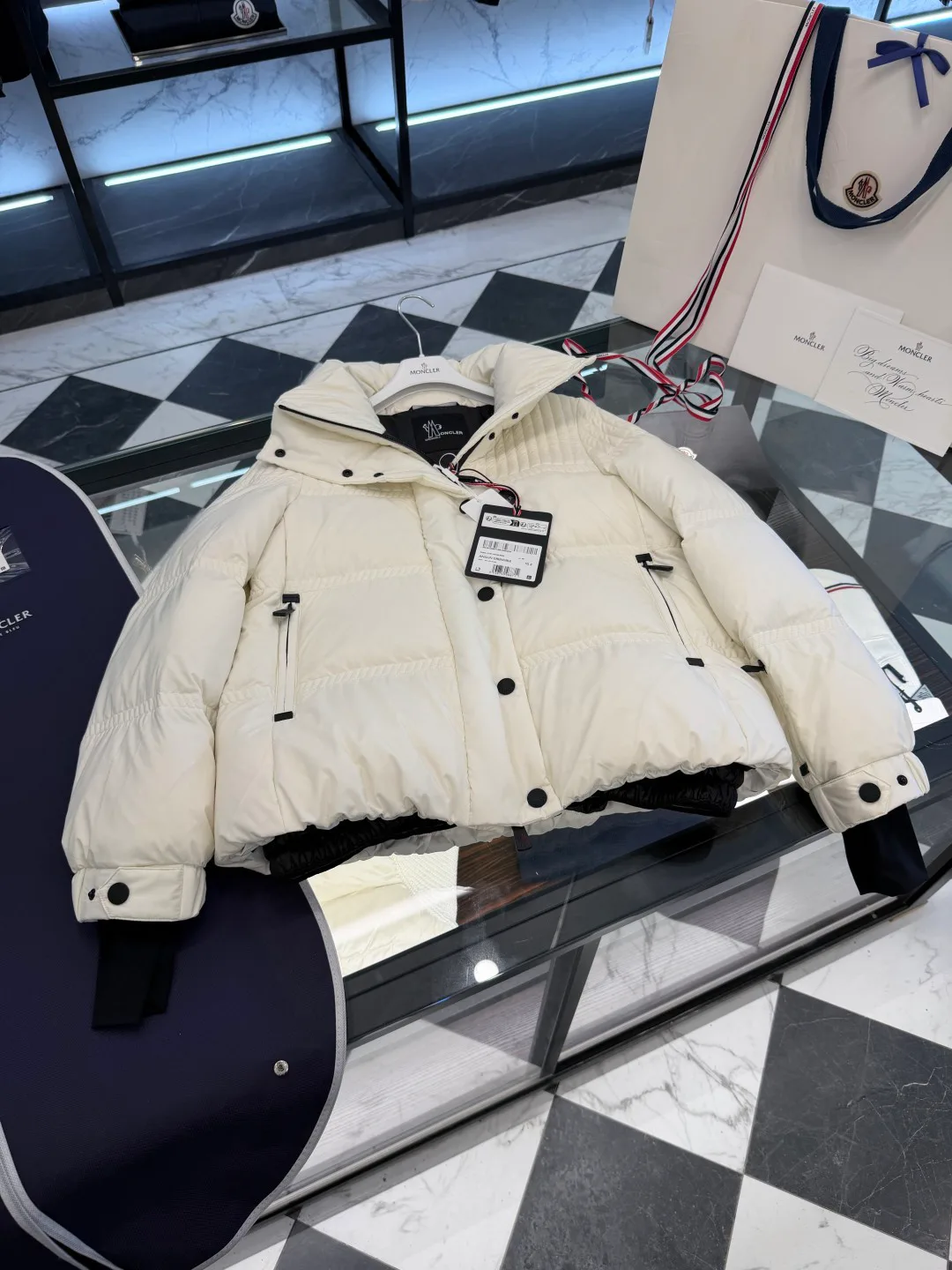 Куртки И Пуховики Женские Moncler 19245329
