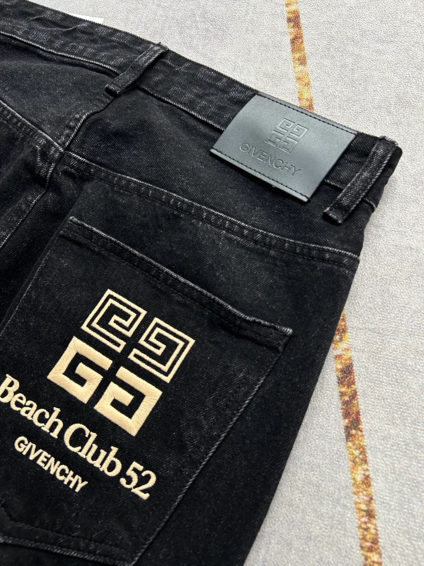 Джинсы Женские Givenchy 10658007