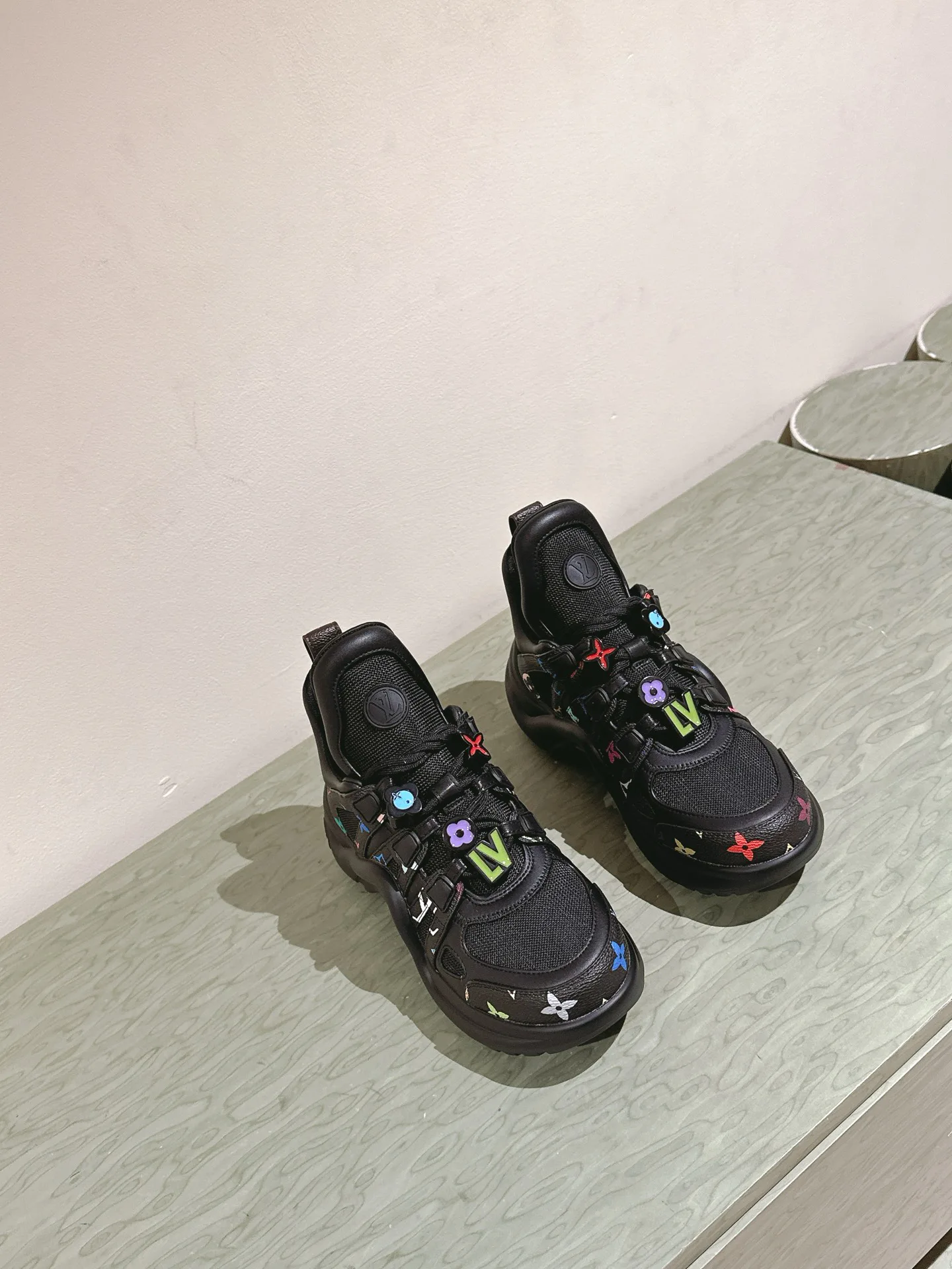 Кроссовки Женские Louis Vuitton 24338