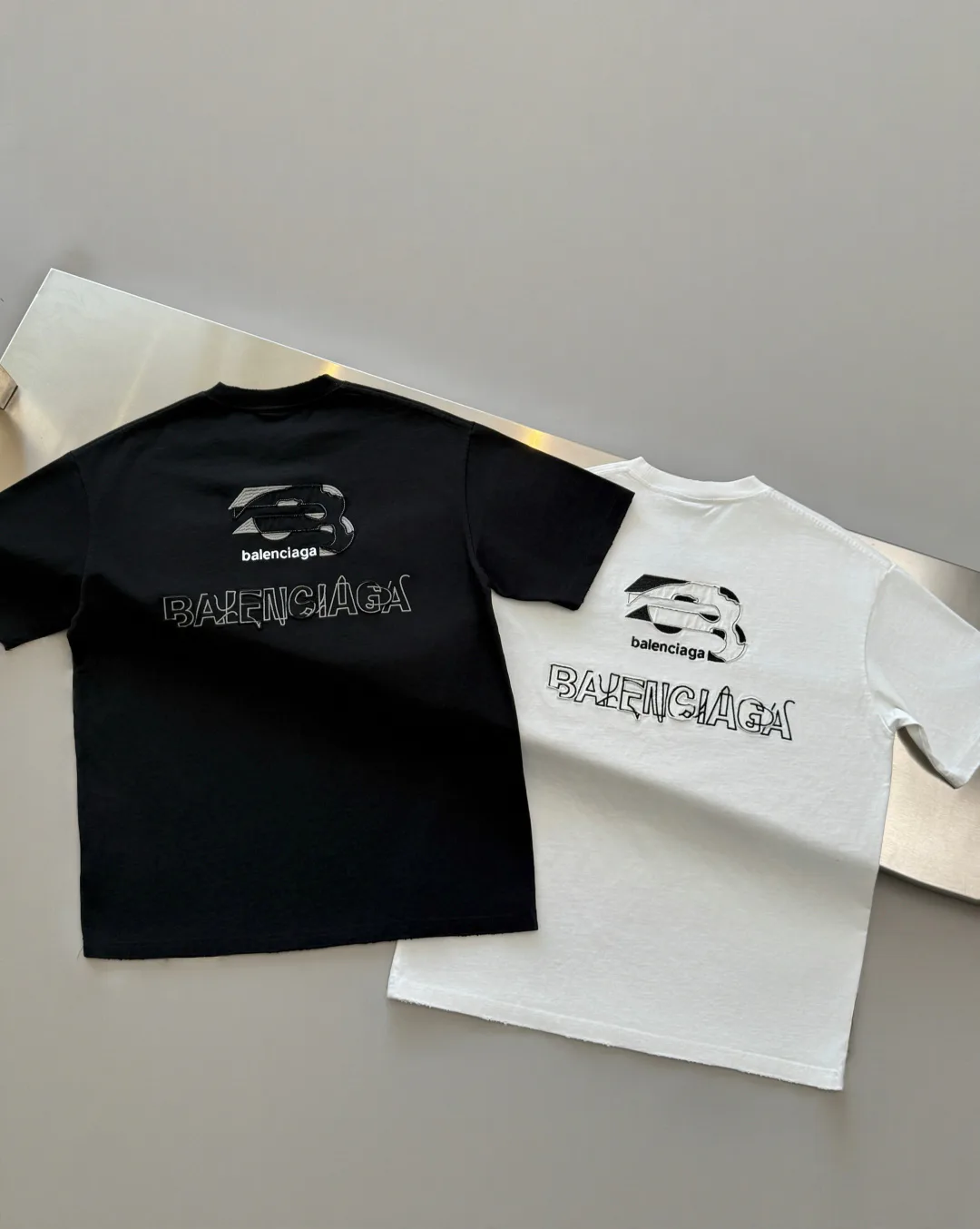 Футболки Женские Balenciaga 11484471