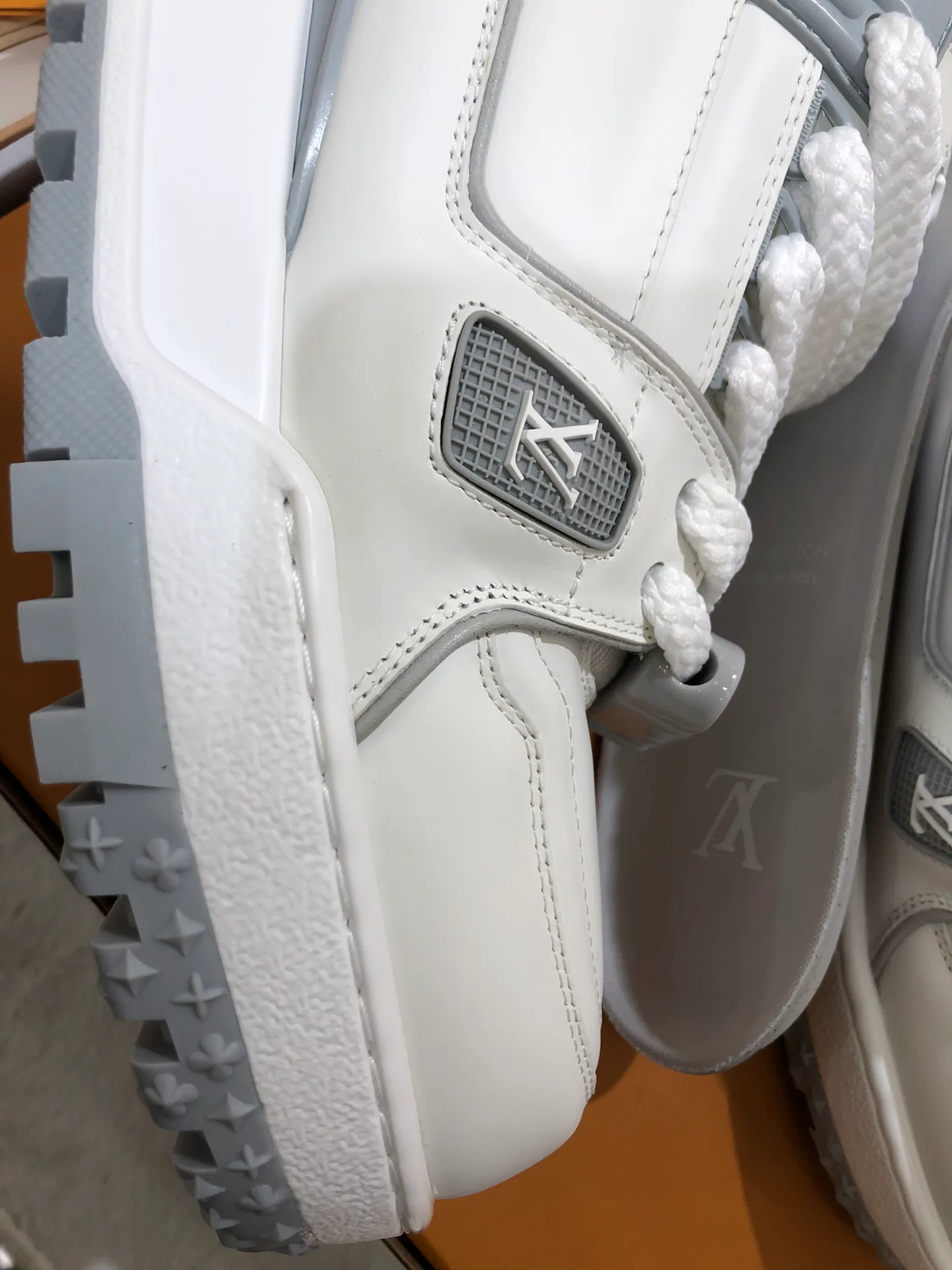 Кроссовки Женские Louis Vuitton 11073692