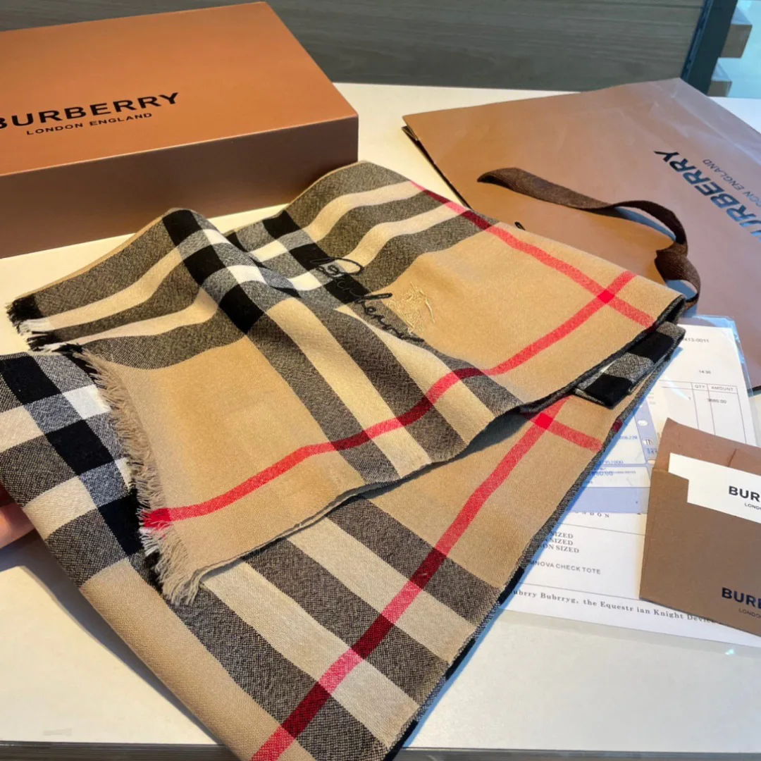 Шарфы Burberry 18449889