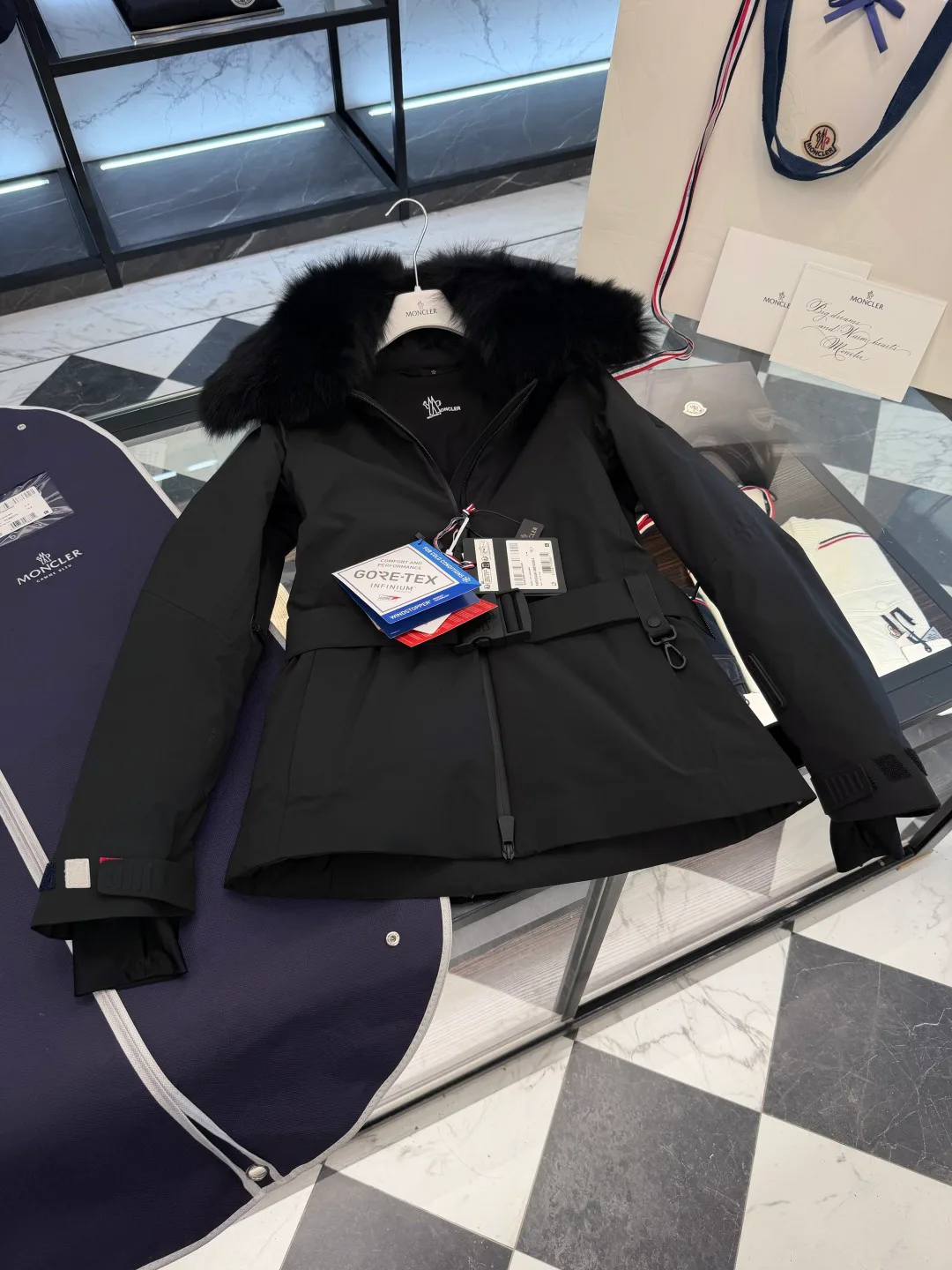Куртки И Пуховики Женские Moncler 18725286