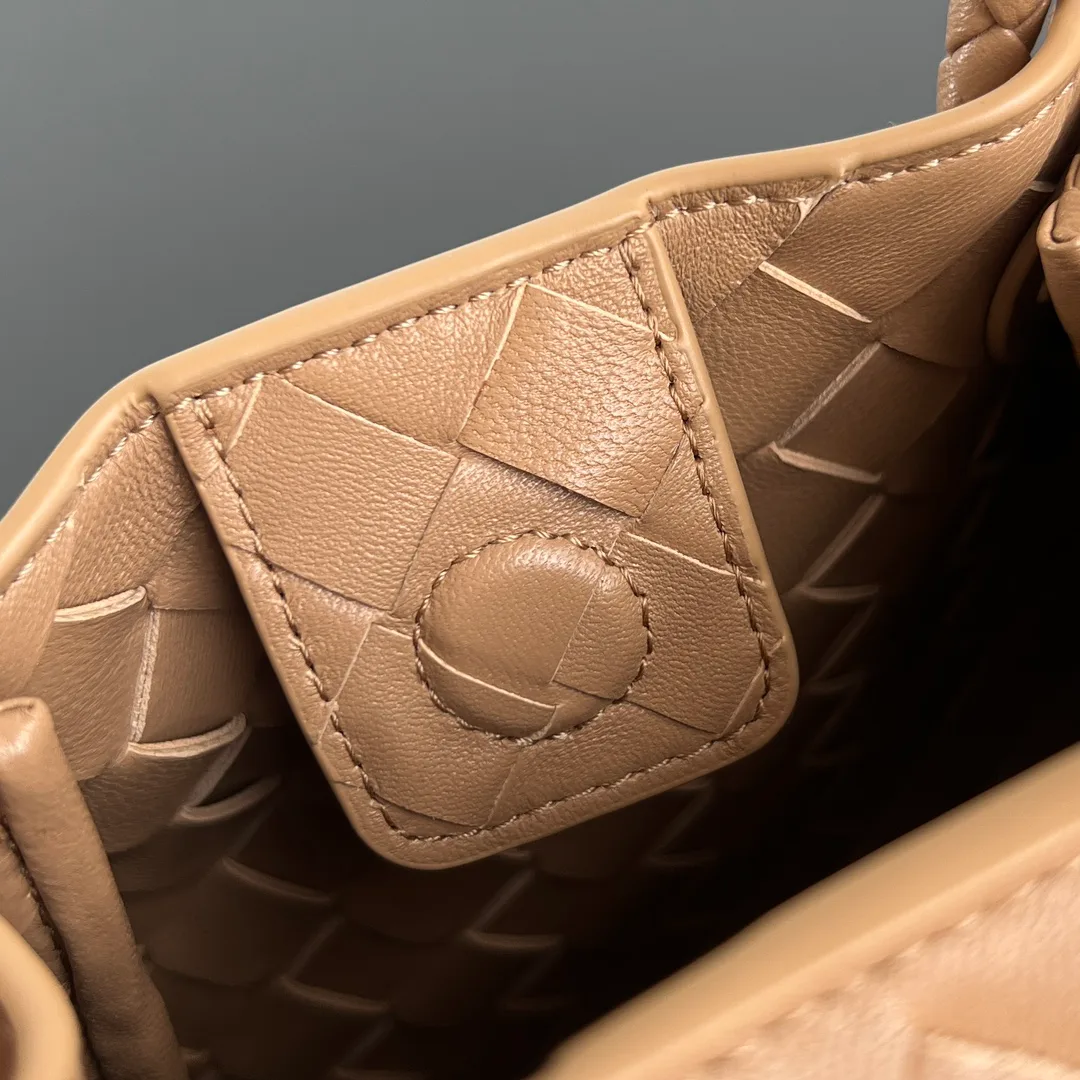 Классические Сумки Женские Bottega Veneta 11425390