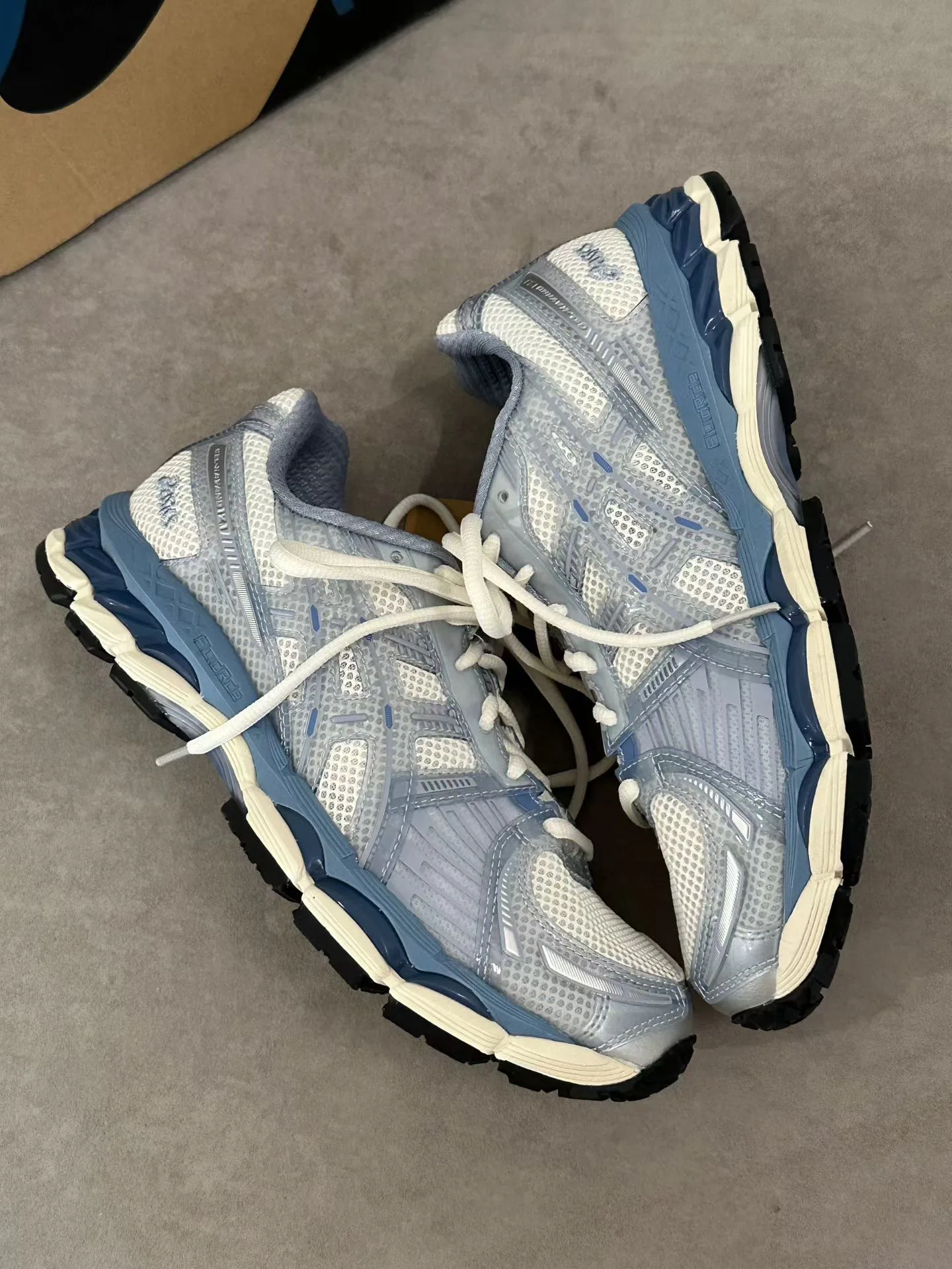 Кроссовки Женские Asics 17065418