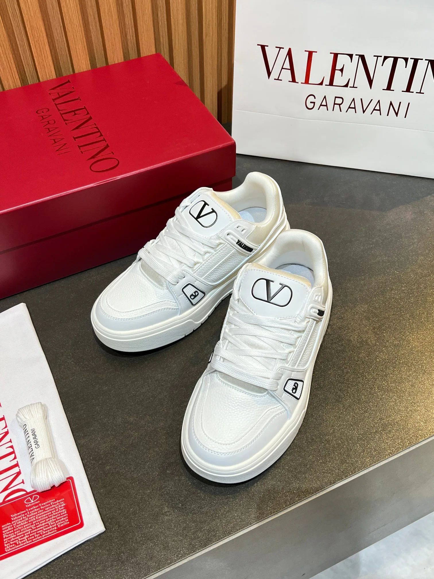 Кроссовки Женские Valentino 11575955