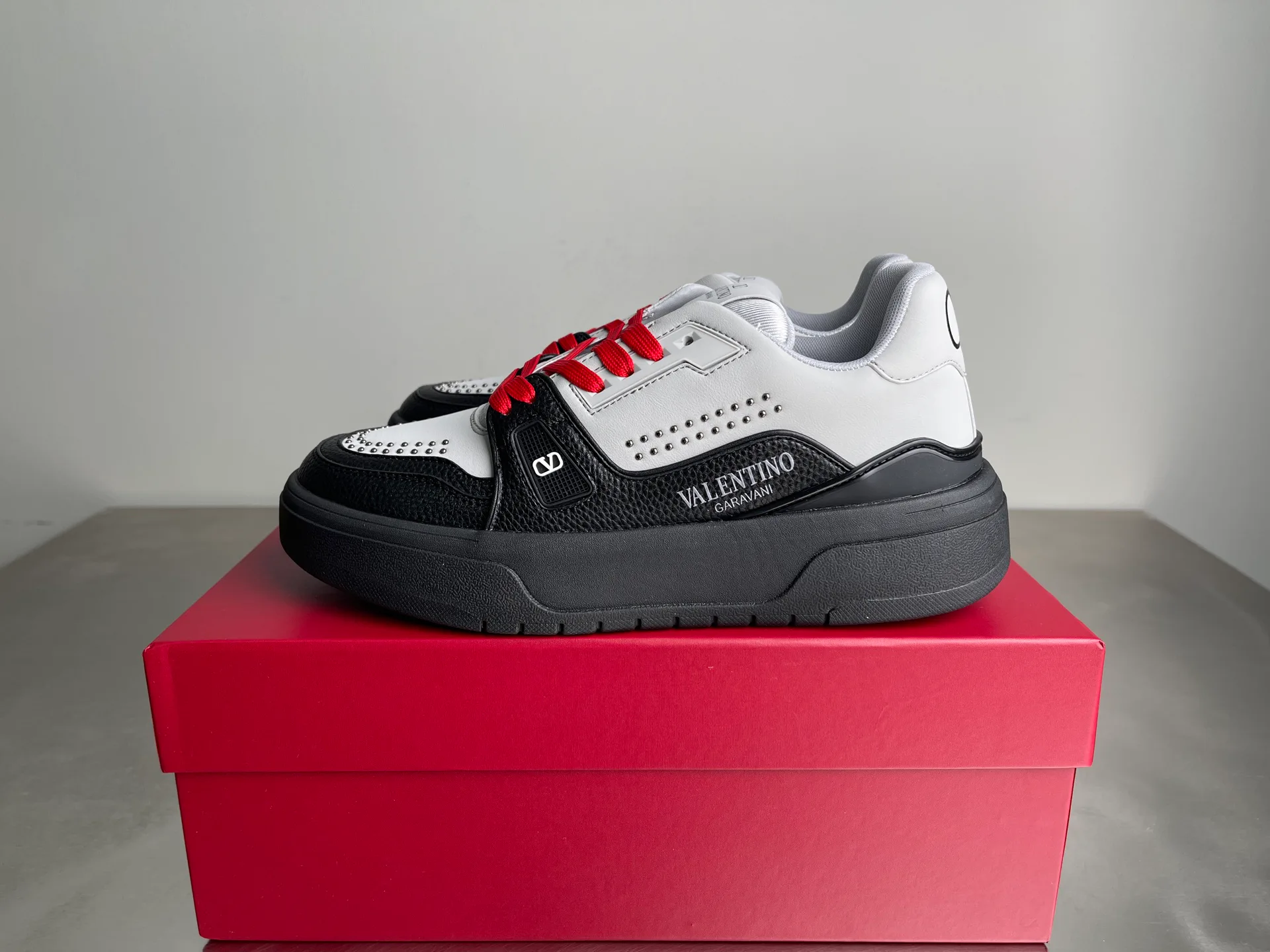 Кроссовки Женские Valentino 11576039